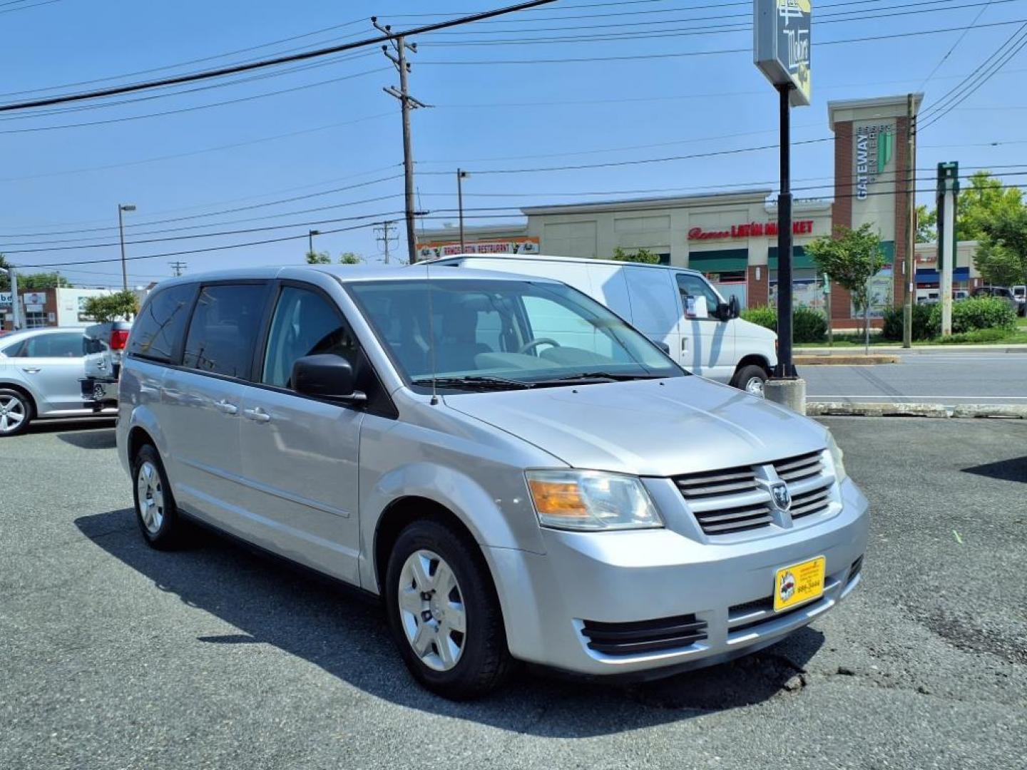 2009 Silver Dodge Grand Caravan SE (2D8HN44E39R) with an 3.3L 6 Cylinder Fuel Injected engine, AT V6 transmission, located at 50 Eastern Blvd., Essex, MD, 21221, (410) 686-3444, 39.304367, -76.484947 - Photo#6