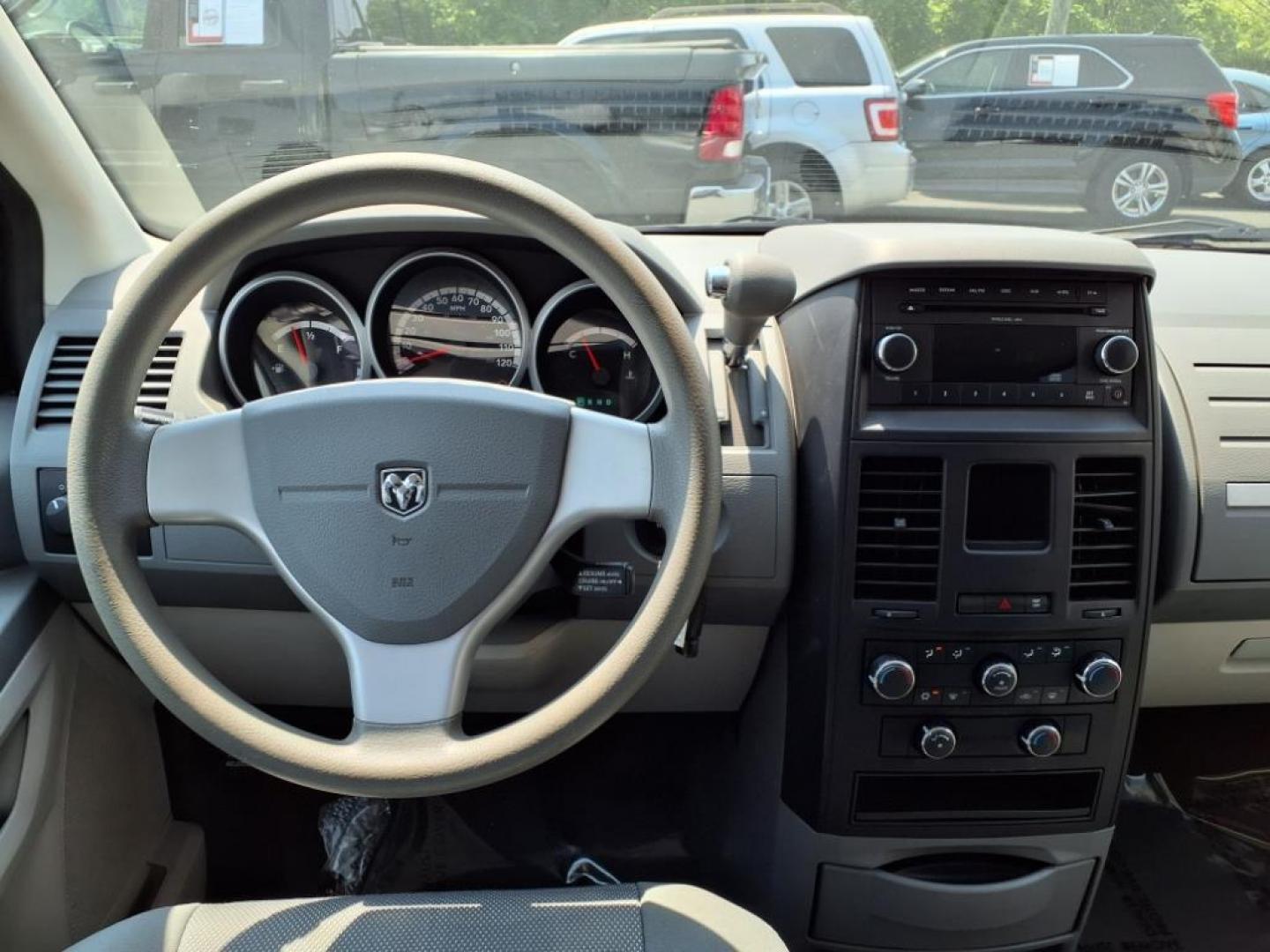 2009 Silver Dodge Grand Caravan SE (2D8HN44E39R) with an 3.3L 6 Cylinder Fuel Injected engine, AT V6 transmission, located at 50 Eastern Blvd., Essex, MD, 21221, (410) 686-3444, 39.304367, -76.484947 - Photo#13