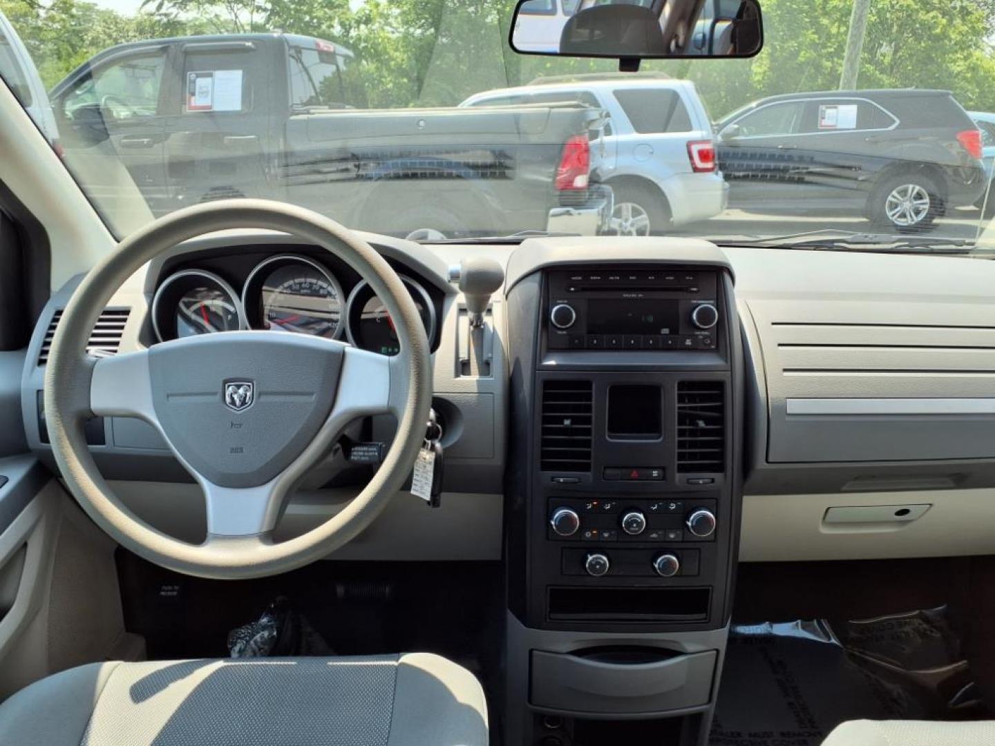 2009 Silver Dodge Grand Caravan SE (2D8HN44E39R) with an 3.3L 6 Cylinder Fuel Injected engine, AT V6 transmission, located at 50 Eastern Blvd., Essex, MD, 21221, (410) 686-3444, 39.304367, -76.484947 - Photo#14