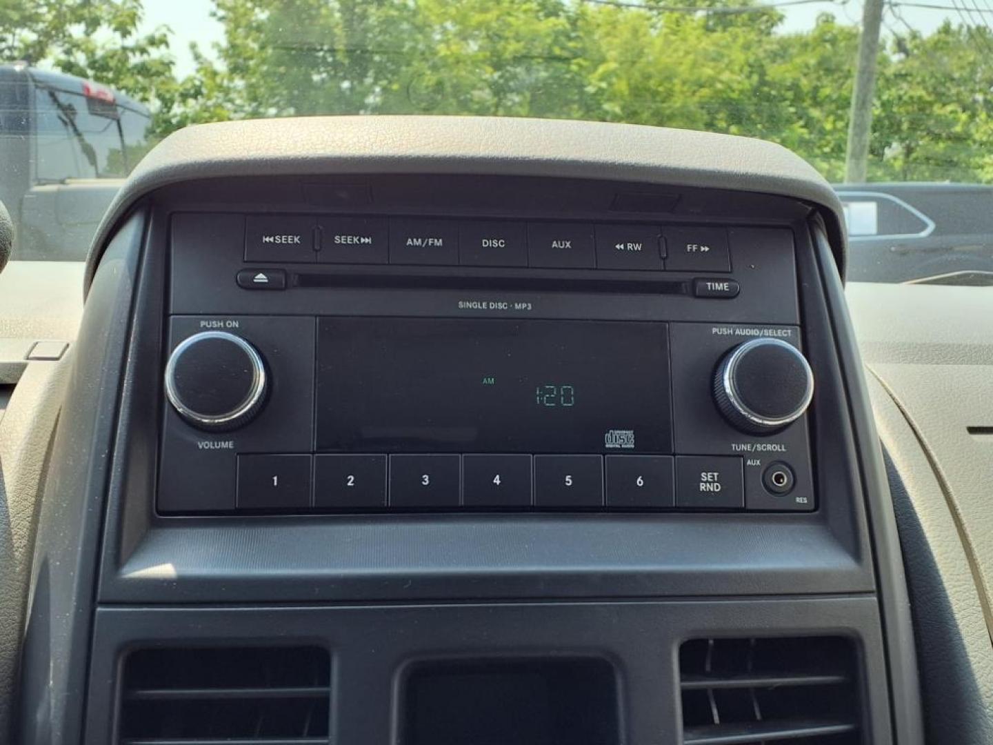 2009 Silver Dodge Grand Caravan SE (2D8HN44E39R) with an 3.3L 6 Cylinder Fuel Injected engine, AT V6 transmission, located at 50 Eastern Blvd., Essex, MD, 21221, (410) 686-3444, 39.304367, -76.484947 - Photo#19