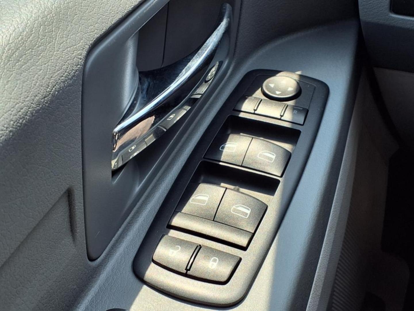 2009 Silver Dodge Grand Caravan SE (2D8HN44E39R) with an 3.3L 6 Cylinder Fuel Injected engine, AT V6 transmission, located at 50 Eastern Blvd., Essex, MD, 21221, (410) 686-3444, 39.304367, -76.484947 - Photo#22