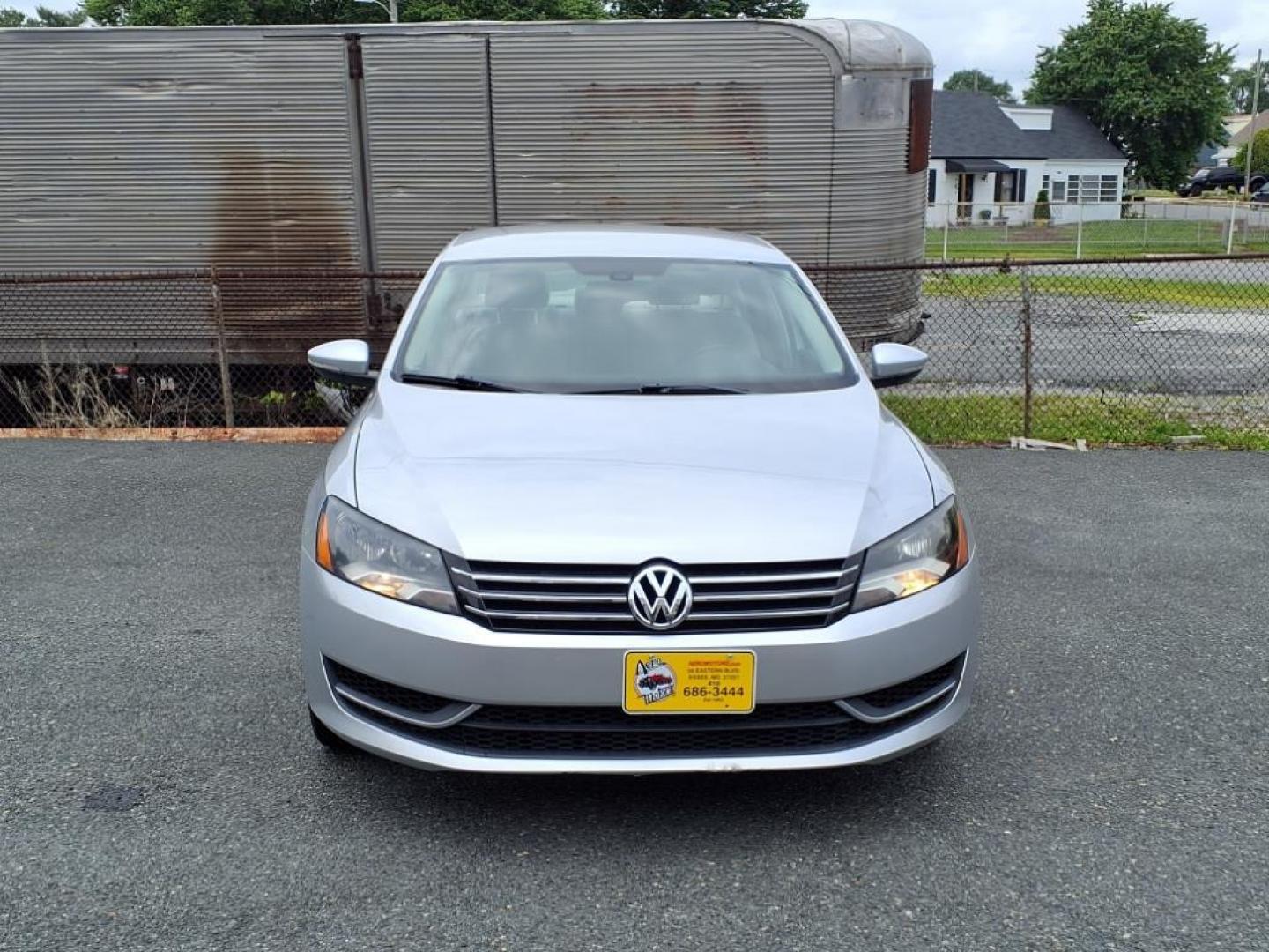 2012 Reflex Silver Metallic Volkswagen Passat SE PZEV (1VWBP7A35CC) with an 2.5L 2.5L I5 170hp 177ft. lbs. PZEV Sequential-Port F.I. engine, 6-Speed Shiftable Automatic transmission, located at 50 Eastern Blvd., Essex, MD, 21221, (410) 686-3444, 39.304367, -76.484947 - Photo#7