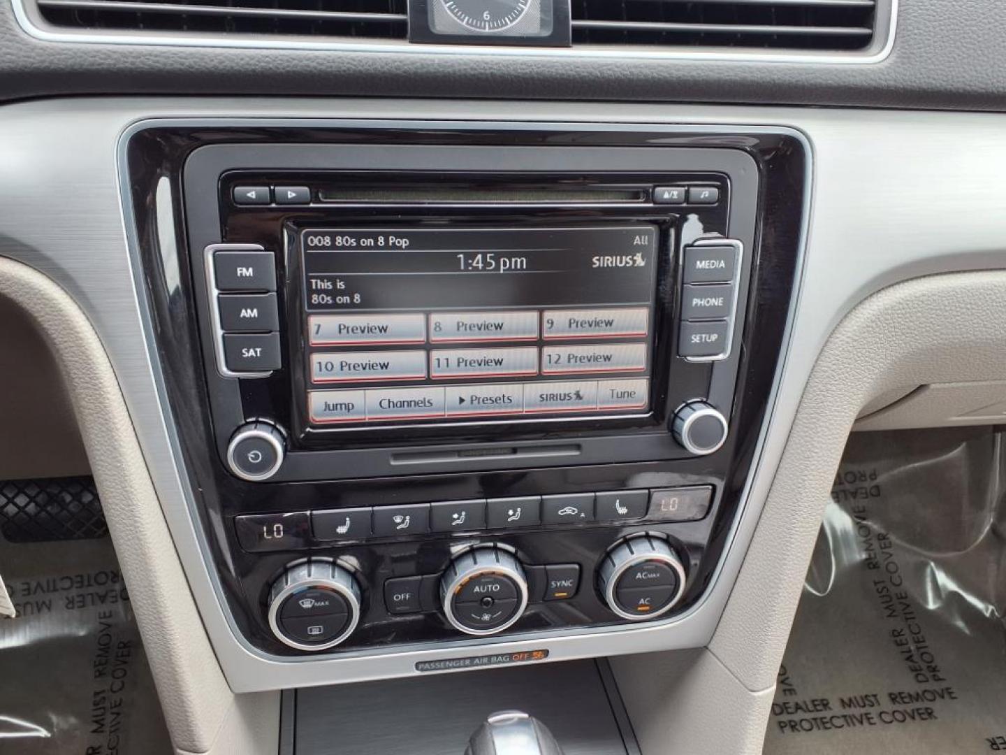 2012 Reflex Silver Metallic Volkswagen Passat SE PZEV (1VWBP7A35CC) with an 2.5L 2.5L I5 170hp 177ft. lbs. PZEV Sequential-Port F.I. engine, 6-Speed Shiftable Automatic transmission, located at 50 Eastern Blvd., Essex, MD, 21221, (410) 686-3444, 39.304367, -76.484947 - Photo#18
