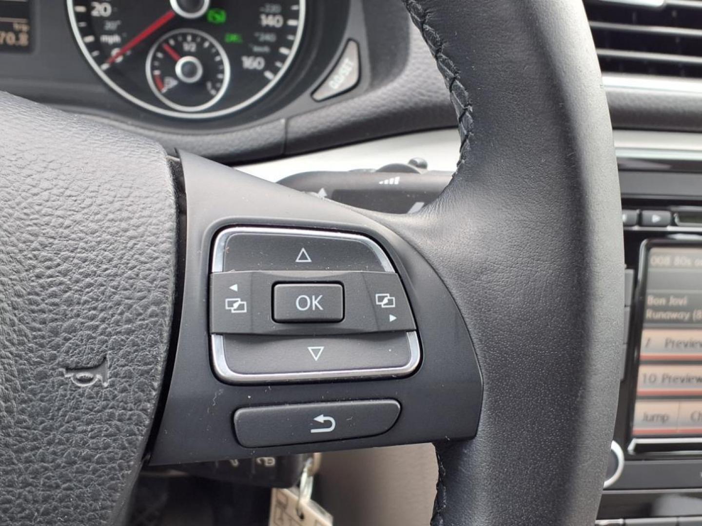 2012 Reflex Silver Metallic Volkswagen Passat SE PZEV (1VWBP7A35CC) with an 2.5L 2.5L I5 170hp 177ft. lbs. PZEV Sequential-Port F.I. engine, 6-Speed Shiftable Automatic transmission, located at 50 Eastern Blvd., Essex, MD, 21221, (410) 686-3444, 39.304367, -76.484947 - Photo#21