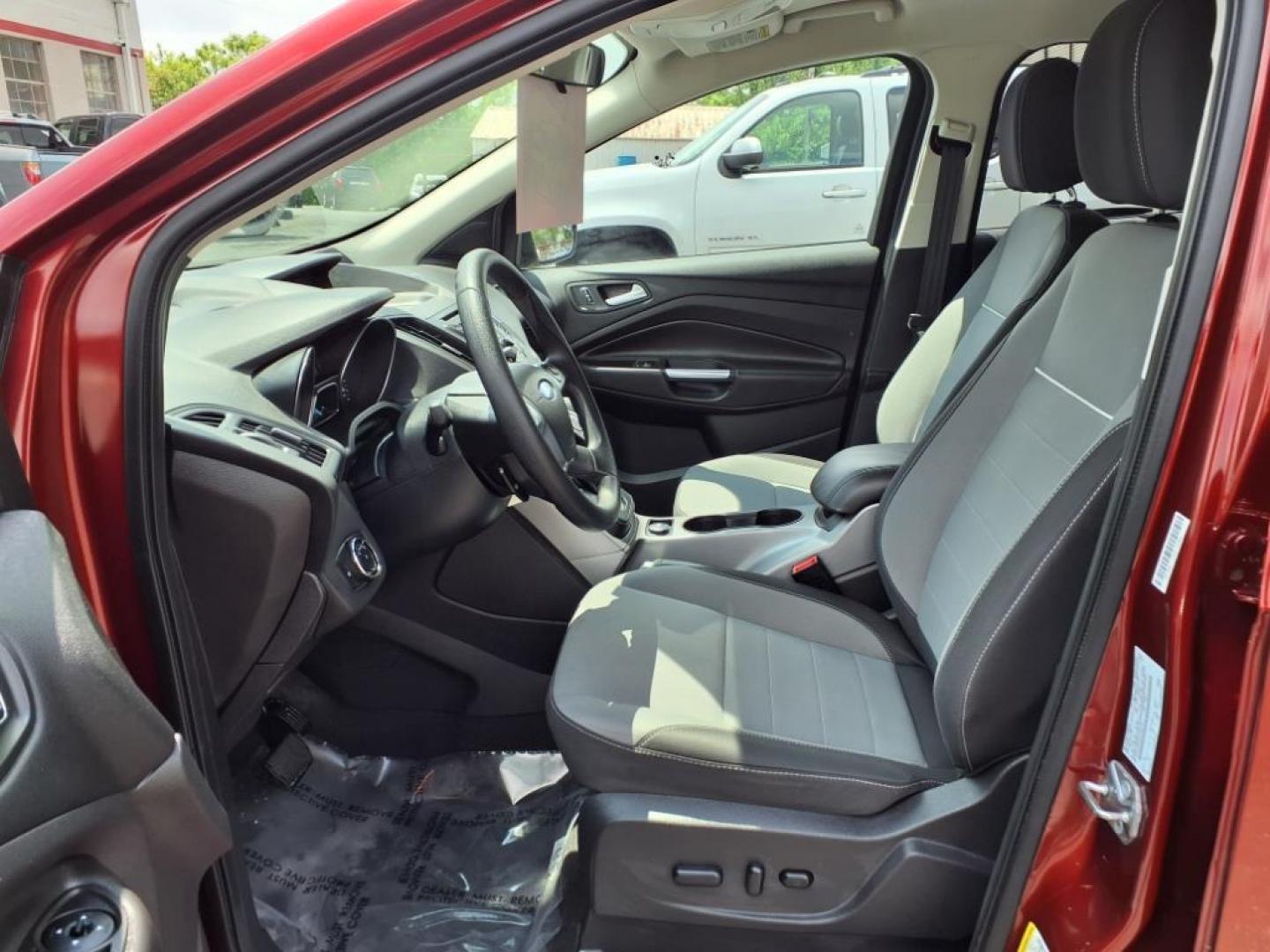 2014 Ruby Red Metallic Tinted Clearcoat Ford Escape SE (1FMCU0GX1EU) with an 1.6L 4 Cylinder Turbocharged engine, V6 AT transmission, located at 50 Eastern Blvd., Essex, MD, 21221, (410) 686-3444, 39.304367, -76.484947 - Photo#12