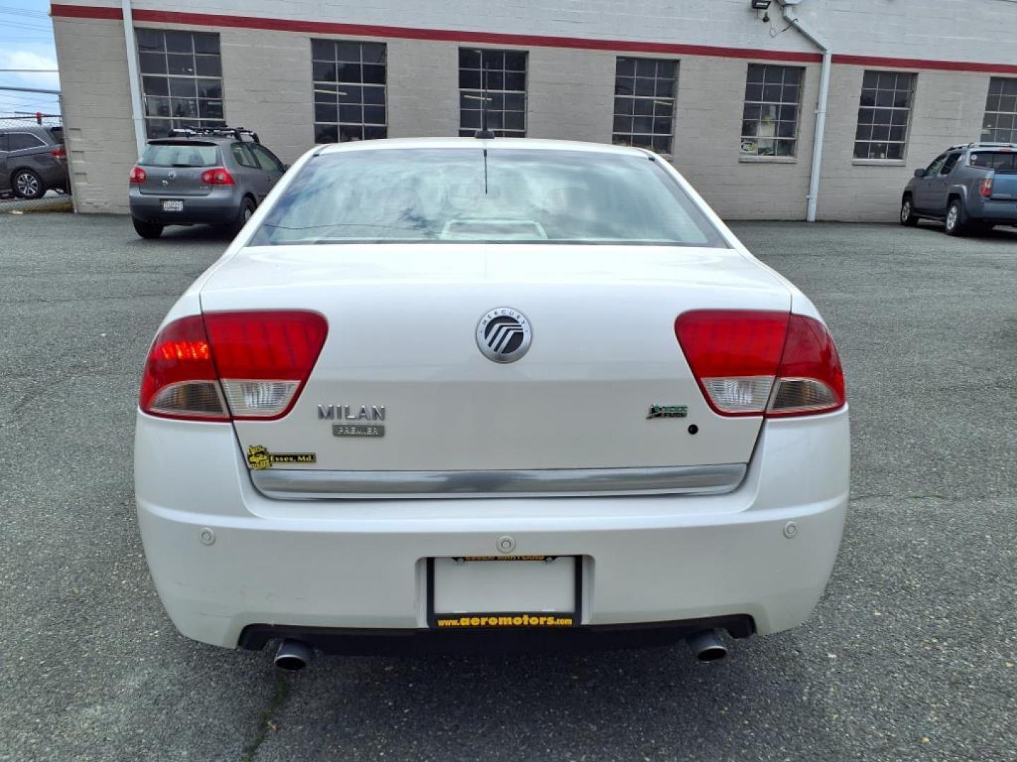 2010 White Platinum Metallic Tri-Coat Mercury Milan V6 Premier (3MEHM0JG8AR) with an 3.0L 6 Cylinder Sequential-Port F.I. engine, V6 AT transmission, located at 50 Eastern Blvd., Essex, MD, 21221, (410) 686-3444, 39.304367, -76.484947 - Photo#3
