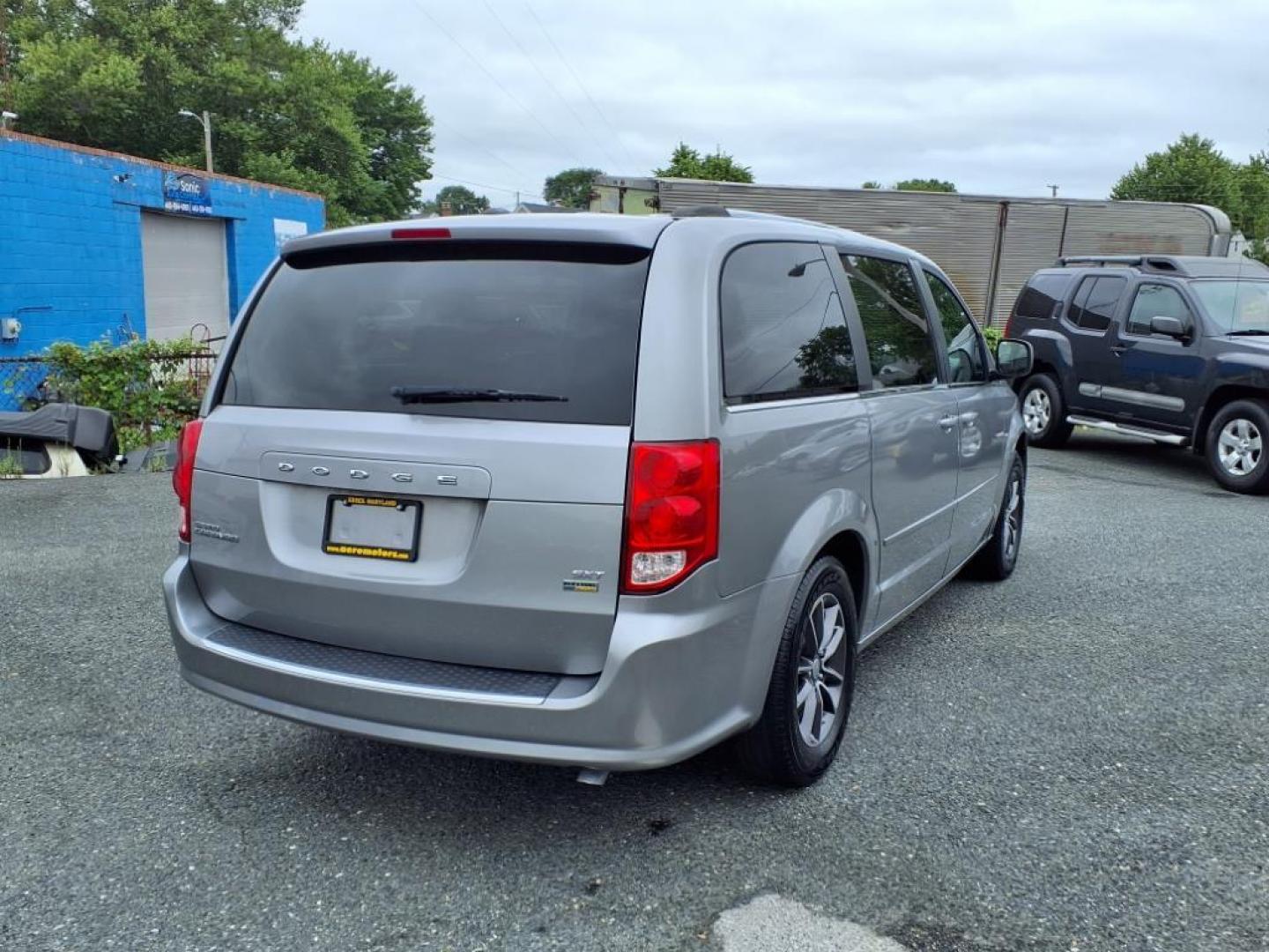 2017 Billet Clear Coat Dodge Grand Caravan SXT (2C4RDGCG7HR) with an 3.6L 6 Cylinder Sequential-Port F.I. engine, Automatic transmission, located at 50 Eastern Blvd., Essex, MD, 21221, (410) 686-3444, 39.304367, -76.484947 - Photo#4