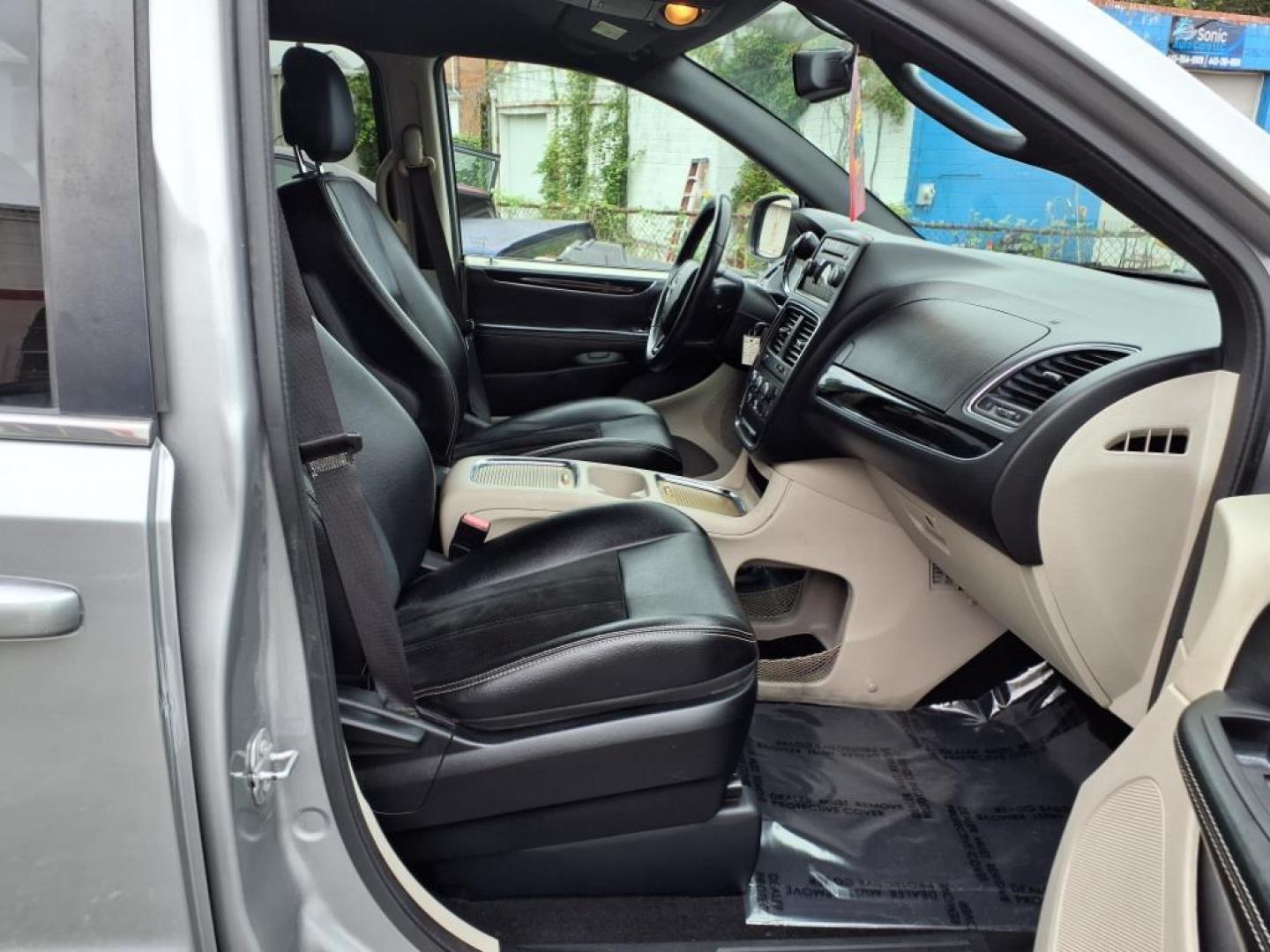 2017 Billet Clear Coat Dodge Grand Caravan SXT (2C4RDGCG7HR) with an 3.6L 6 Cylinder Sequential-Port F.I. engine, Automatic transmission, located at 50 Eastern Blvd., Essex, MD, 21221, (410) 686-3444, 39.304367, -76.484947 - Photo#17