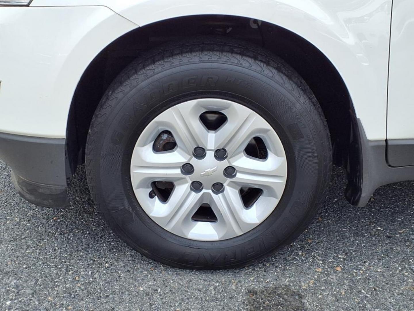 2012 White Chevrolet Traverse LS (1GNKVFED0CJ) with an 3.6L 3.6L V6 281hp 266ft. lbs. Fuel Injected engine, 6-Speed Shiftable Automatic transmission, located at 50 Eastern Blvd., Essex, MD, 21221, (410) 686-3444, 39.304367, -76.484947 - Photo#9