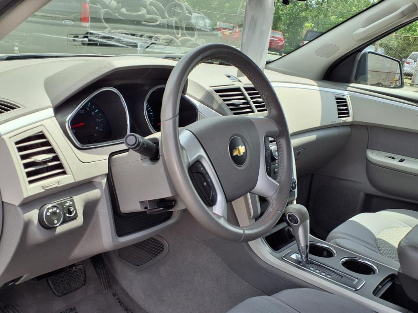 2012 White Chevrolet Traverse LS (1GNKVFED0CJ) with an 3.6L 3.6L V6 281hp 266ft. lbs. Fuel Injected engine, 6-Speed Shiftable Automatic transmission, located at 50 Eastern Blvd., Essex, MD, 21221, (410) 686-3444, 39.304367, -76.484947 - Photo#11