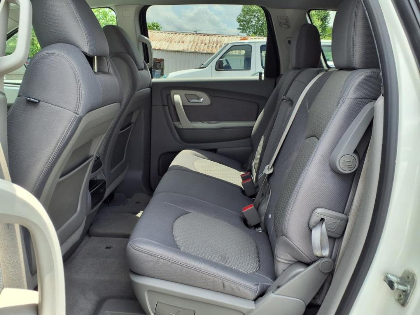 2012 White Chevrolet Traverse LS (1GNKVFED0CJ) with an 3.6L 3.6L V6 281hp 266ft. lbs. Fuel Injected engine, 6-Speed Shiftable Automatic transmission, located at 50 Eastern Blvd., Essex, MD, 21221, (410) 686-3444, 39.304367, -76.484947 - Photo#13