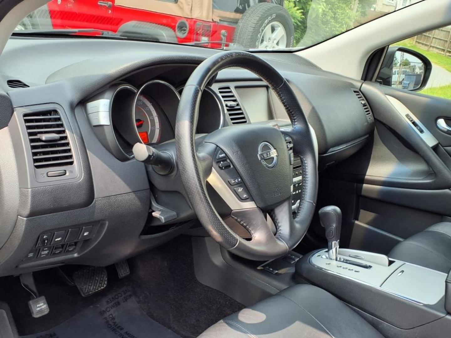 2009 Brilliant Silver Metallic Nissan Murano SL (JN8AZ18U79W) with an 3.5L 3.5L V6 265hp 248ft. lbs. Fuel Injected engine, CVT transmission, located at 50 Eastern Blvd., Essex, MD, 21221, (410) 686-3444, 39.304367, -76.484947 - Photo#9