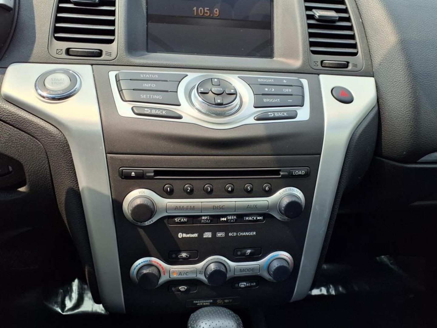 2009 Brilliant Silver Metallic Nissan Murano SL (JN8AZ18U79W) with an 3.5L 3.5L V6 265hp 248ft. lbs. Fuel Injected engine, CVT transmission, located at 50 Eastern Blvd., Essex, MD, 21221, (410) 686-3444, 39.304367, -76.484947 - Photo#19