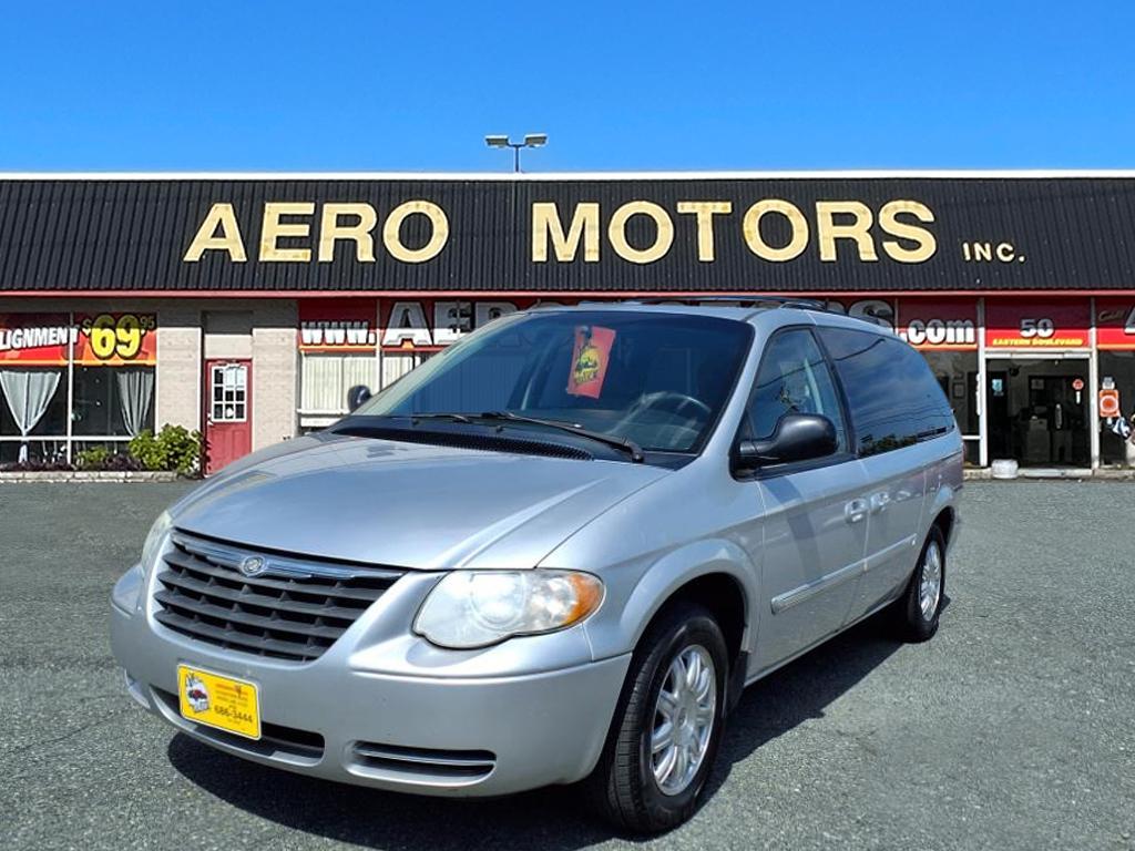 photo of 2007 Chrysler Town and Country 