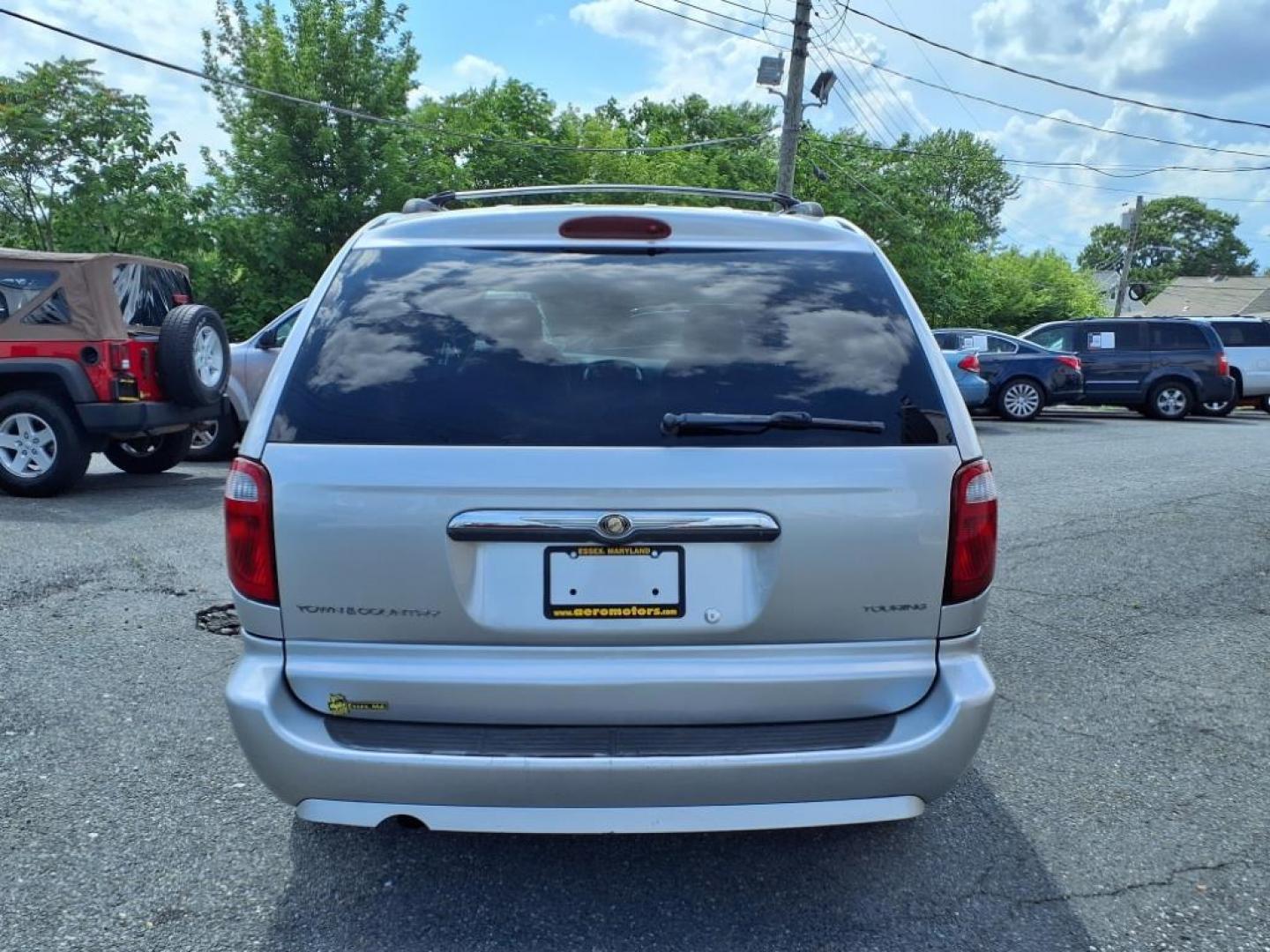 2007 Bright Silver Metallic Clearcoat Chrysler Town and Country Touring (2A8GP54L07R) with an 3.8L 3.8L V6 overhead valve 12V Sequential-Port F.I. engine, 4-Speed Automatic transmission, located at 50 Eastern Blvd., Essex, MD, 21221, (410) 686-3444, 39.304367, -76.484947 - Photo#3