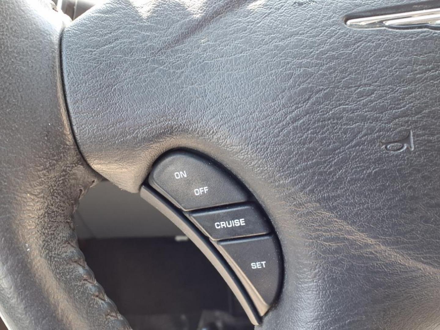 2007 Bright Silver Metallic Clearcoat Chrysler Town and Country Touring (2A8GP54L07R) with an 3.8L 3.8L V6 overhead valve 12V Sequential-Port F.I. engine, 4-Speed Automatic transmission, located at 50 Eastern Blvd., Essex, MD, 21221, (410) 686-3444, 39.304367, -76.484947 - Photo#19