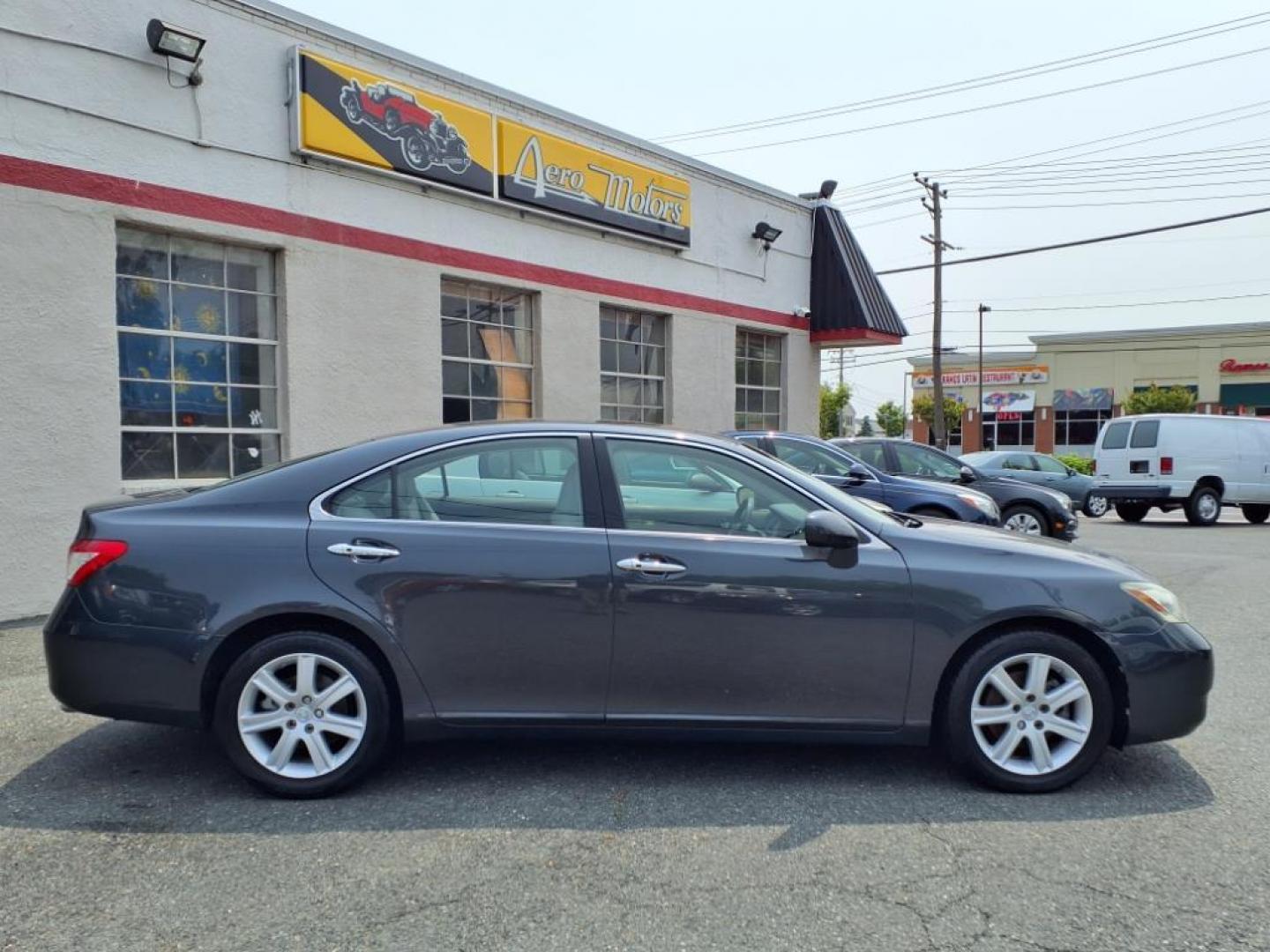 2008 Smoky Granite Mica Lexus ES 350 Base (JTHBJ46G982) with an 3.5L 3.5L V6 272hp 254ft. lbs. Fuel Injected engine, 6-Speed Automatic w/Sequential Shift Mode transmission, located at 50 Eastern Blvd., Essex, MD, 21221, (410) 686-3444, 39.304367, -76.484947 - Photo#1