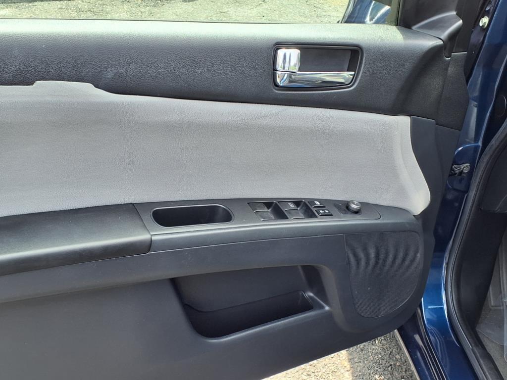 photo of 2011 Nissan Sentra 