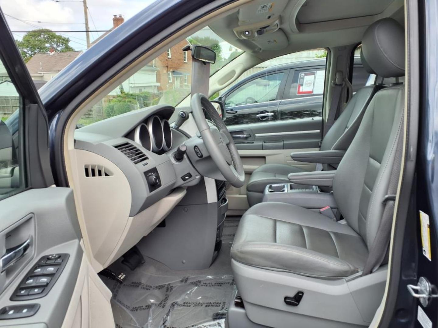 2008 Modern Blue Pearlcoat Dodge Grand Caravan SXT (2D8HN54P78R) with an 3.8L 3.8L V6 197hp 230ft. lbs. Sequential-Port F.I. engine, 6-Speed Shiftable Automatic transmission, located at 50 Eastern Blvd., Essex, MD, 21221, (410) 686-3444, 39.304367, -76.484947 - Photo#11