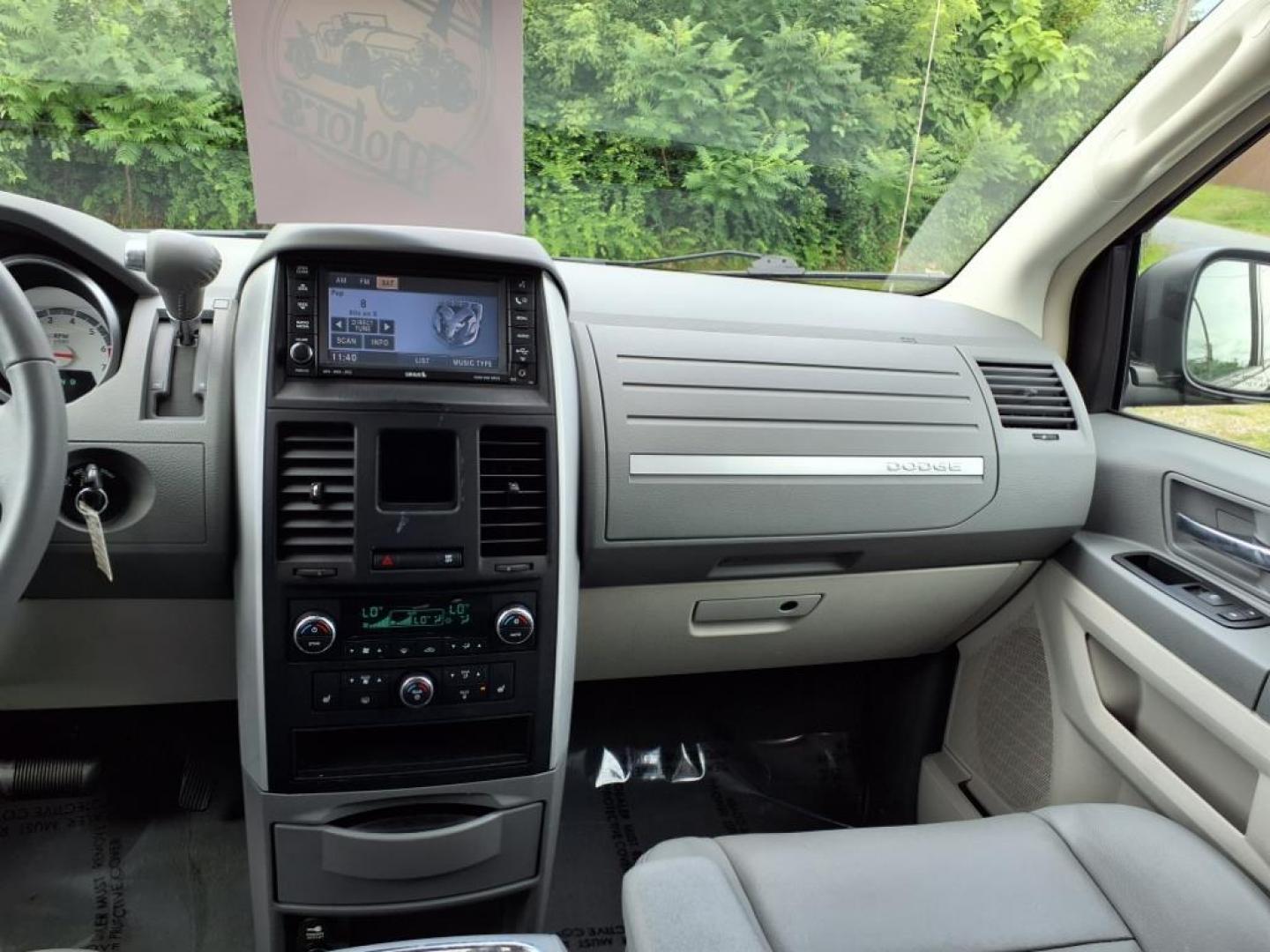 2008 Modern Blue Pearlcoat Dodge Grand Caravan SXT (2D8HN54P78R) with an 3.8L 3.8L V6 197hp 230ft. lbs. Sequential-Port F.I. engine, 6-Speed Shiftable Automatic transmission, located at 50 Eastern Blvd., Essex, MD, 21221, (410) 686-3444, 39.304367, -76.484947 - Photo#15