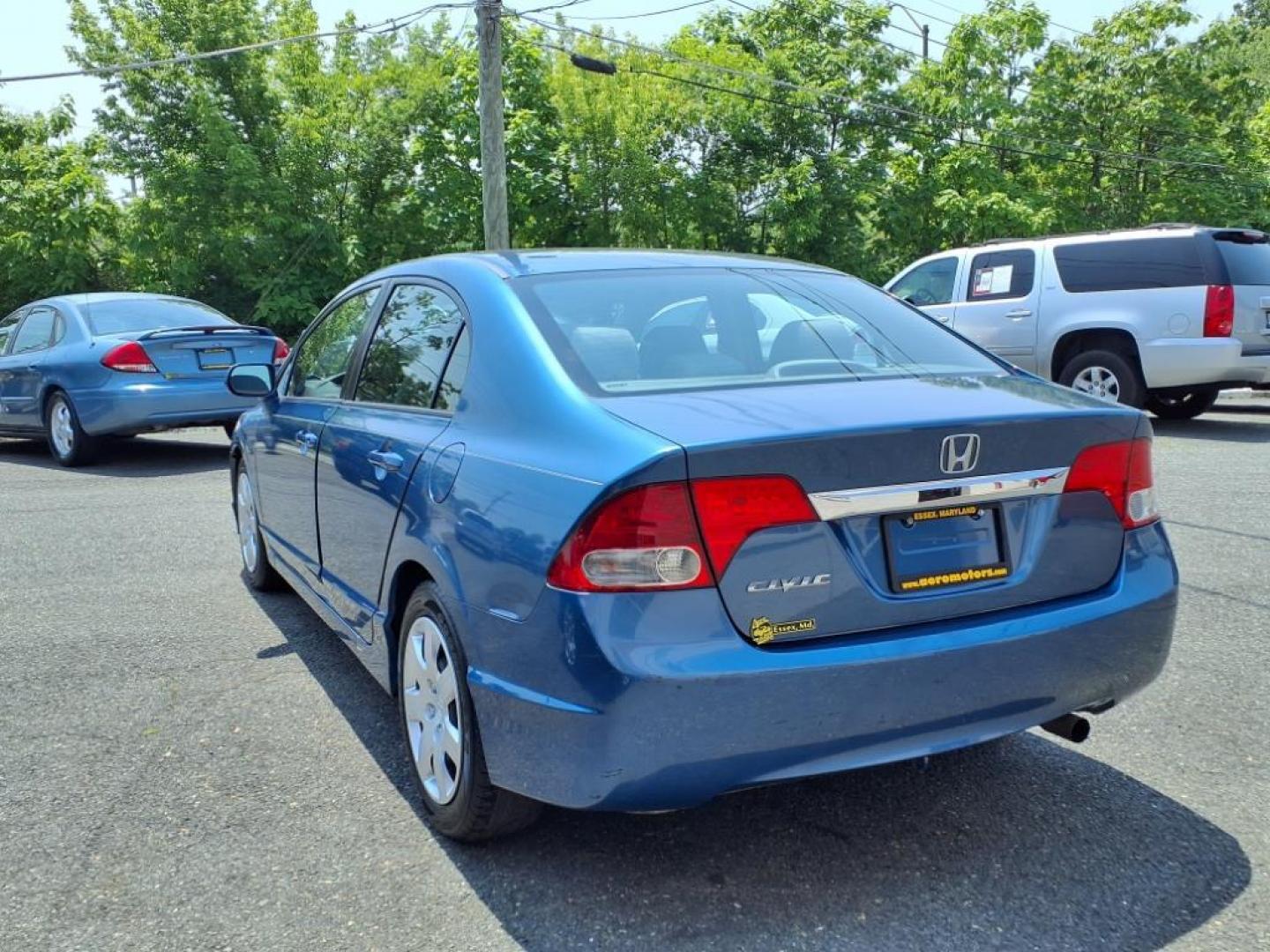 2011 Blue Honda Civic (2HGFA1F5XBH) with an 1.8L 4 Cylinder Fuel Injected engine, 4CYL AT transmission, located at 50 Eastern Blvd., Essex, MD, 21221, (410) 686-3444, 39.304367, -76.484947 - Photo#2