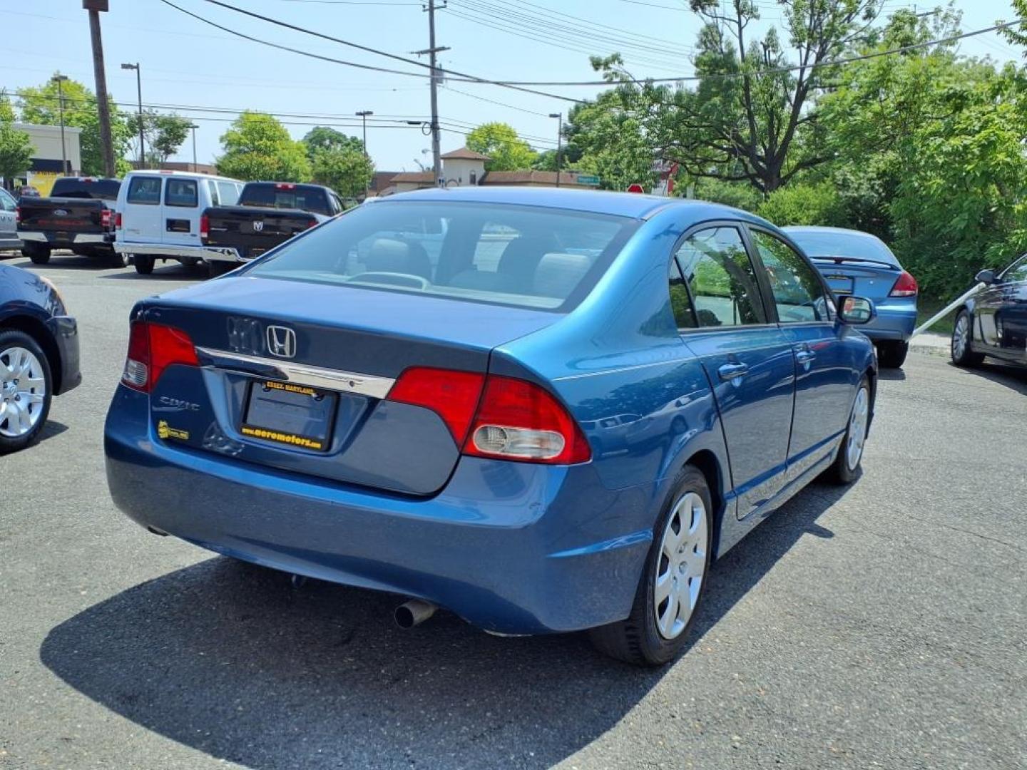 2011 Blue Honda Civic (2HGFA1F5XBH) with an 1.8L 4 Cylinder Fuel Injected engine, 4CYL AT transmission, located at 50 Eastern Blvd., Essex, MD, 21221, (410) 686-3444, 39.304367, -76.484947 - Photo#4