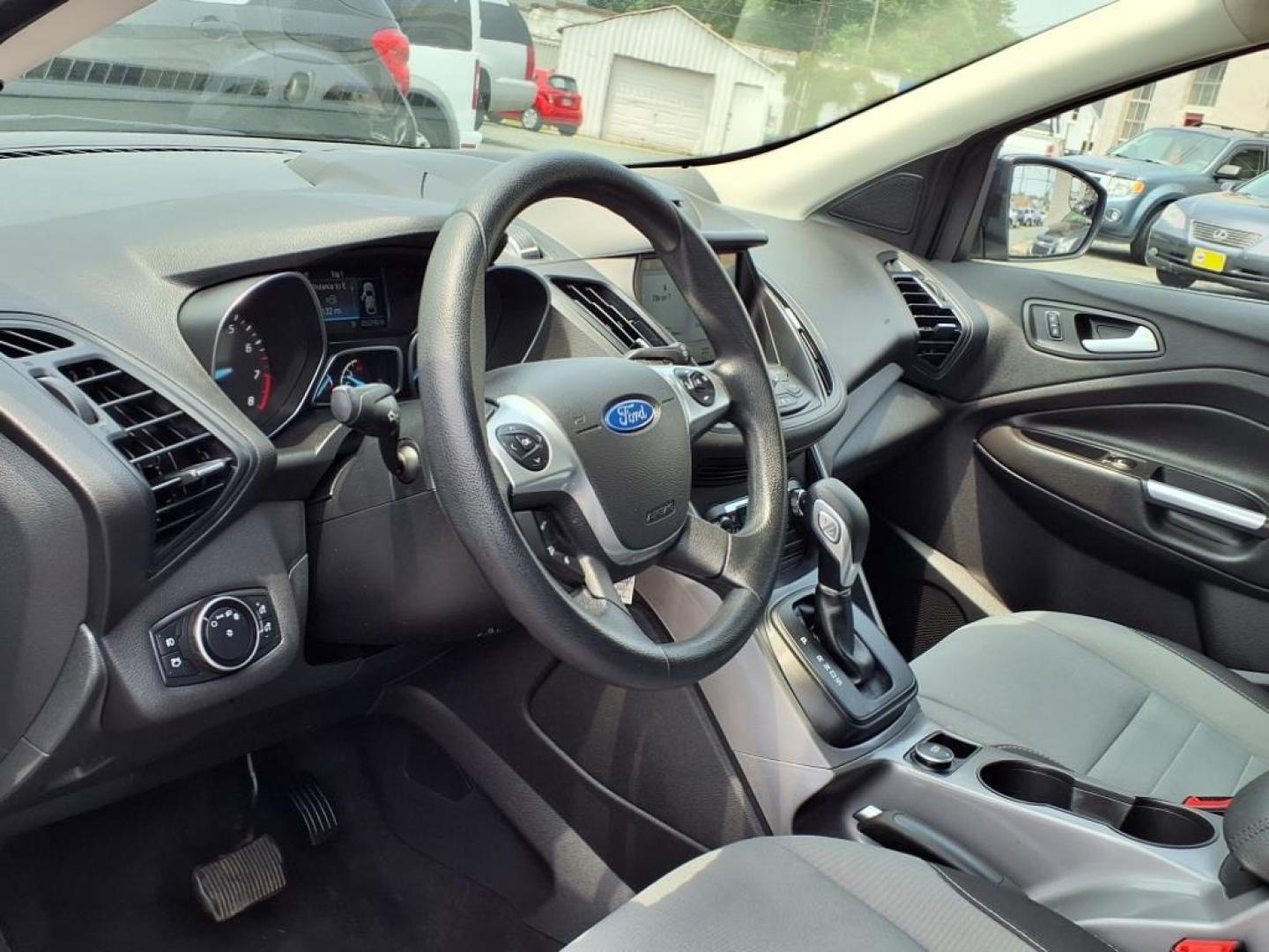 2016 Deep Impact Blue Ford Escape SE (1FMCU0GX7GU) with an 1.6L EcoBoost 1.6L Turbo I4 178hp 184ft. lbs. Turbocharged engine, 6-Speed Shiftable Automatic transmission, located at 50 Eastern Blvd., Essex, MD, 21221, (410) 686-3444, 39.304367, -76.484947 - Photo#10