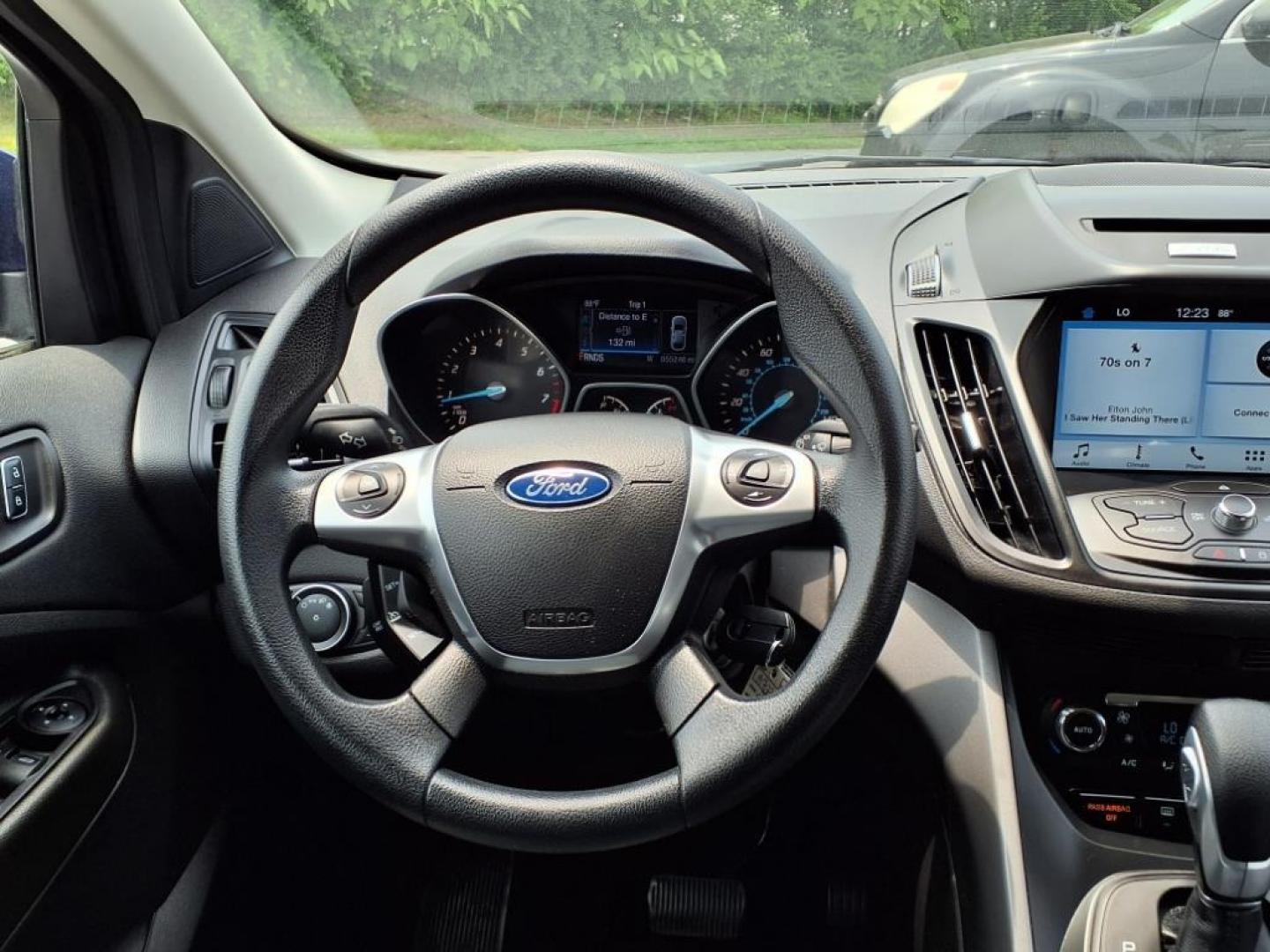 2016 Deep Impact Blue Ford Escape SE (1FMCU0GX7GU) with an 1.6L EcoBoost 1.6L Turbo I4 178hp 184ft. lbs. Turbocharged engine, 6-Speed Shiftable Automatic transmission, located at 50 Eastern Blvd., Essex, MD, 21221, (410) 686-3444, 39.304367, -76.484947 - Photo#13