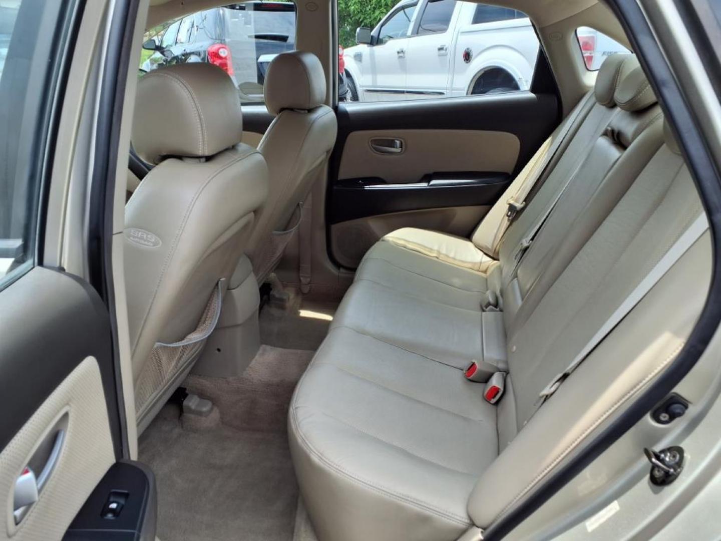 2007 Laguna Sand Hyundai ELANTRA Limited (KMHDU46D07U) with an 2.0L 2.0L I4 138hp 136ft. lbs. Sequential-Port F.I. engine, Automatic transmission, located at 50 Eastern Blvd., Essex, MD, 21221, (410) 686-3444, 39.304367, -76.484947 - Photo#12