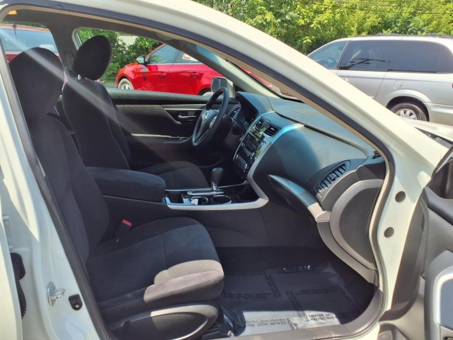 2013 Pearl White Nissan Altima 2.5 S (1N4AL3AP7DC) with an 2.5L 2.5L I4 182hp 180ft. lbs. Sequential-Port F.I. engine, CVT transmission, located at 50 Eastern Blvd., Essex, MD, 21221, (410) 686-3444, 39.304367, -76.484947 - Photo#13