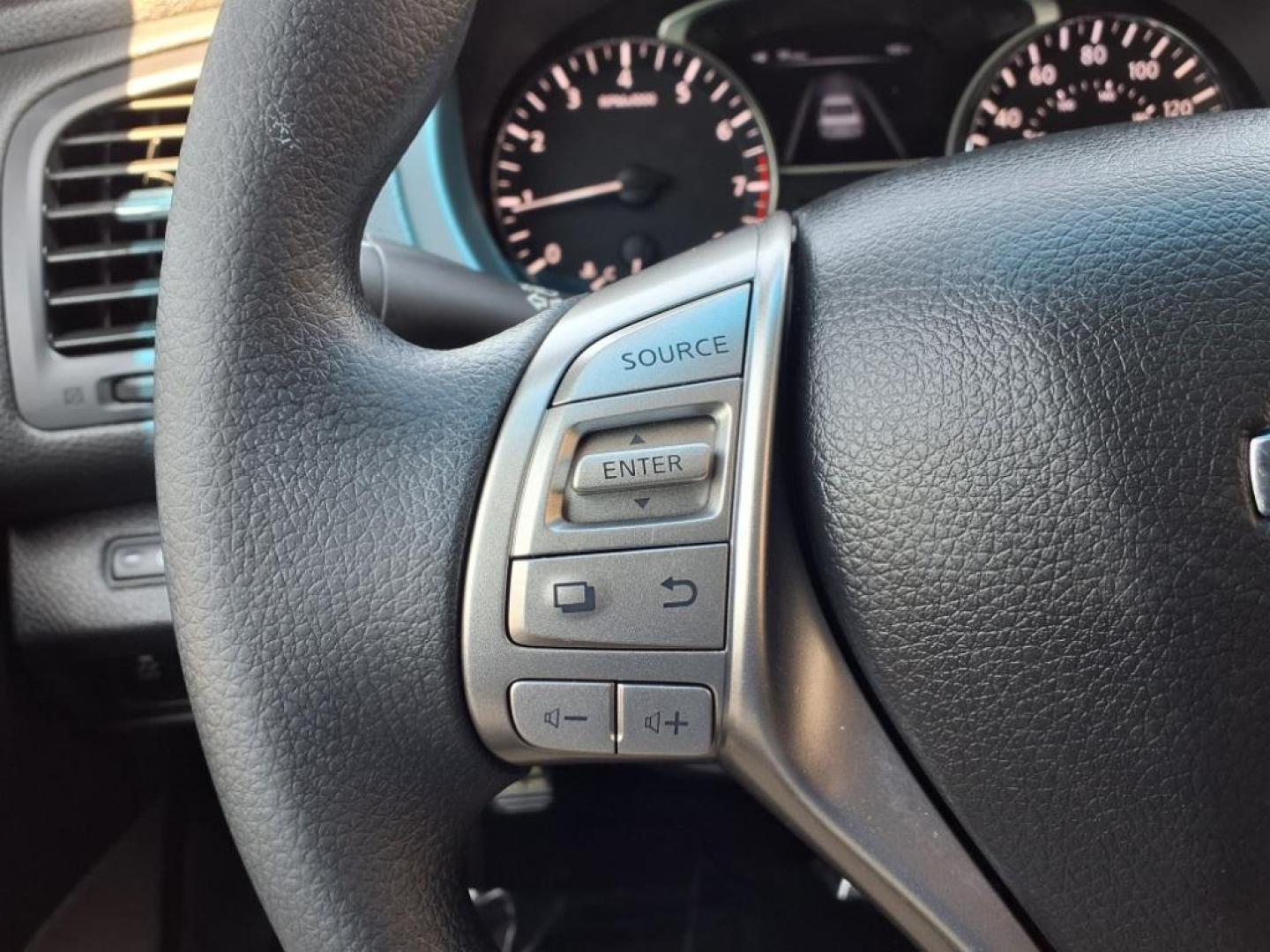 2013 Pearl White Nissan Altima 2.5 S (1N4AL3AP7DC) with an 2.5L 2.5L I4 182hp 180ft. lbs. Sequential-Port F.I. engine, CVT transmission, located at 50 Eastern Blvd., Essex, MD, 21221, (410) 686-3444, 39.304367, -76.484947 - Photo#16