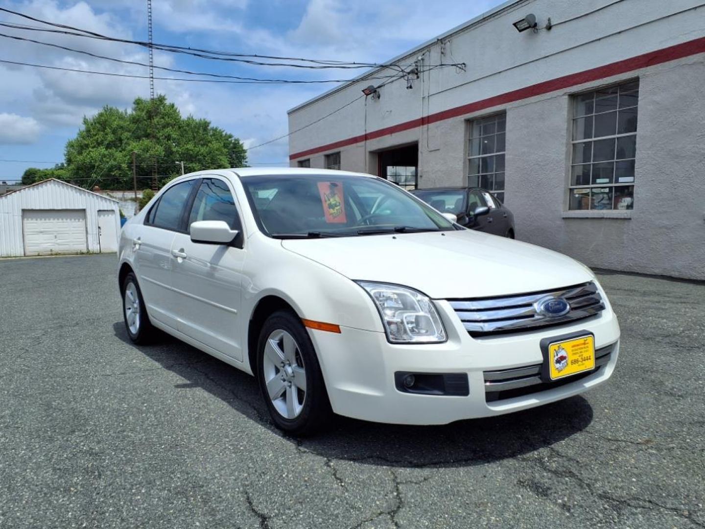 2008 White Suede Clearcoat Ford Fusion I4 SE (3FAHP07Z68R) with an 2.3L 2.3L I4 160hp 156ft. lbs. Sequential Fuel Injection engine, Automatic transmission, located at 50 Eastern Blvd., Essex, MD, 21221, (410) 686-3444, 39.304367, -76.484947 - Photo#6