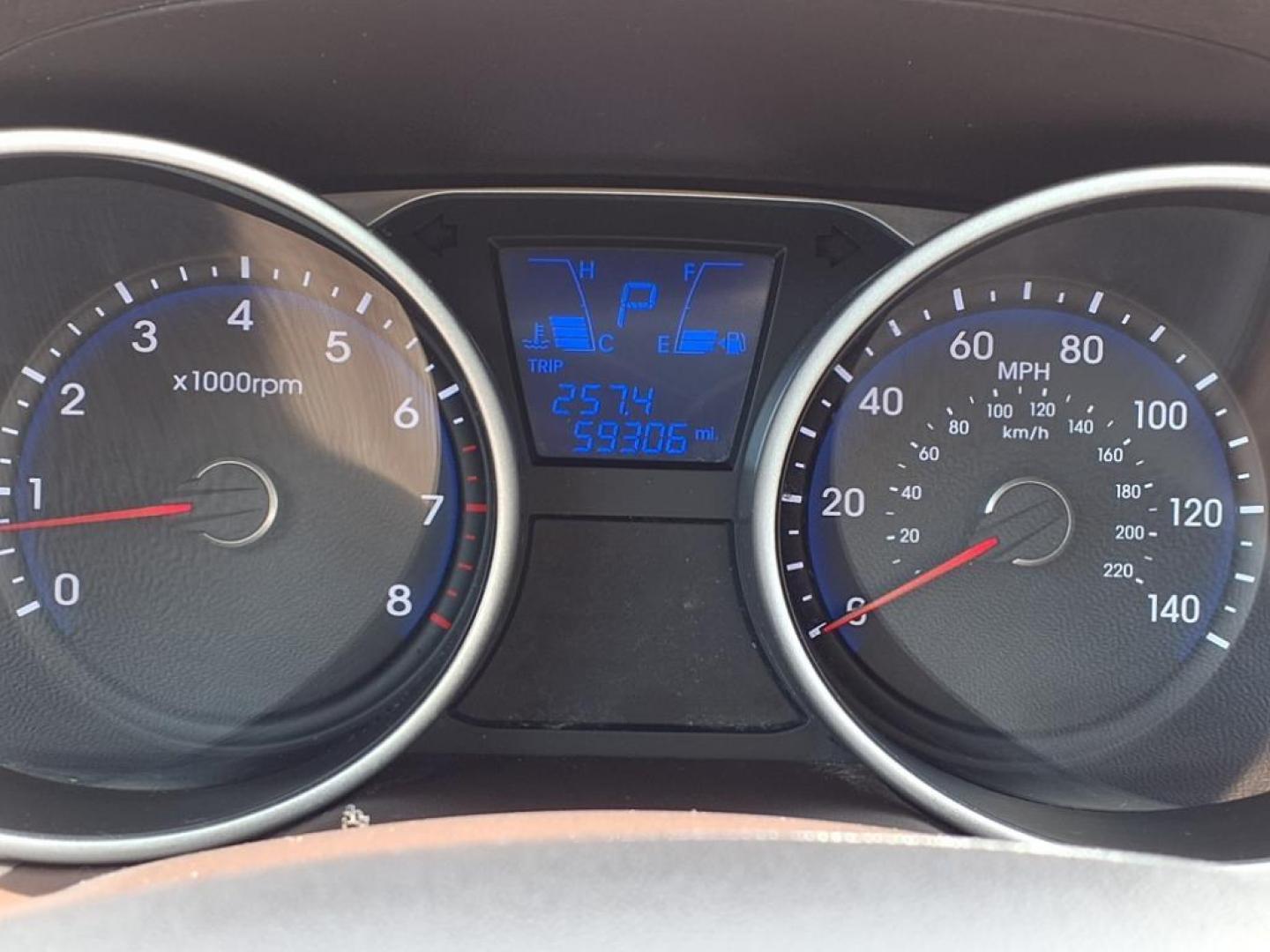 2013 Garnet Red Mica Hyundai TUCSON Limited (KM8JU3AC6DU) with an 2.4L 2.4L I4 176hp 168ft. lbs. Sequential-Port F.I. engine, 6-Speed Shiftable Automatic transmission, located at 50 Eastern Blvd., Essex, MD, 21221, (410) 686-3444, 39.304367, -76.484947 - Photo#20