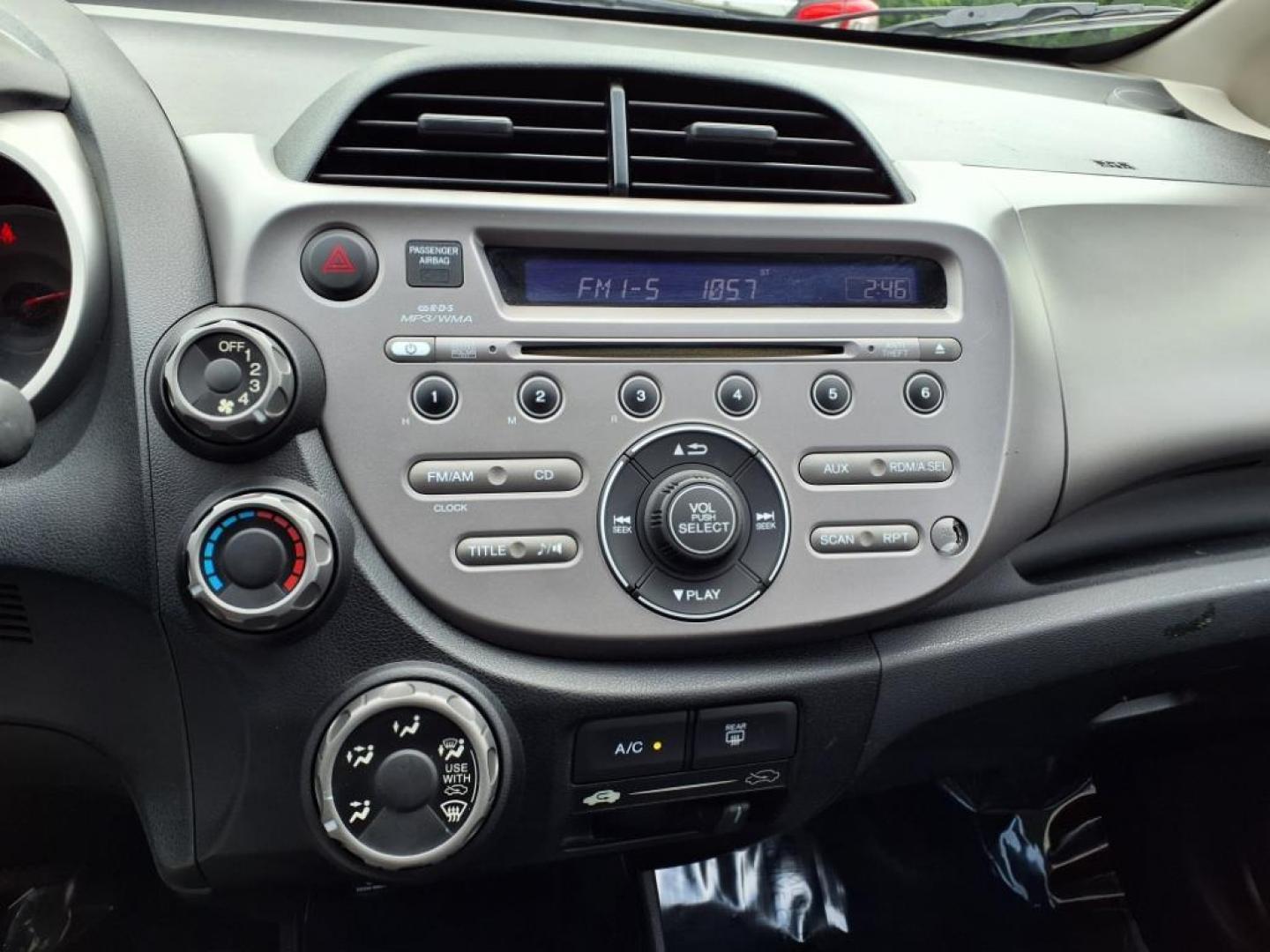 2012 Alabaster Silver Metallic Honda Fit Base (JHMGE8H37CC) with an 1.5L 1.5L I4 117hp 106ft. lbs. Sequential-Port F.I. engine, 5-Speed Automatic transmission, located at 50 Eastern Blvd., Essex, MD, 21221, (410) 686-3444, 39.304367, -76.484947 - Photo#17