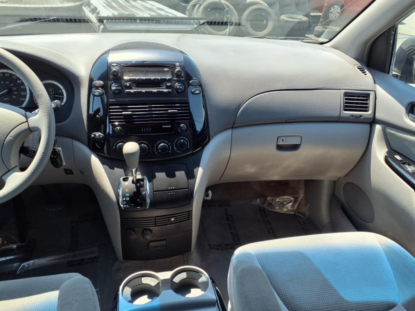 2005 Silver Shadow Pearl Toyota Sienna LE 7 Passenger (5TDZA23CX5S) with an 3.3L 3.3L V6 230hp 242ft. lbs. Fuel Injected engine, 5-Speed Automatic transmission, located at 50 Eastern Blvd., Essex, MD, 21221, (410) 686-3444, 39.304367, -76.484947 - Photo#16