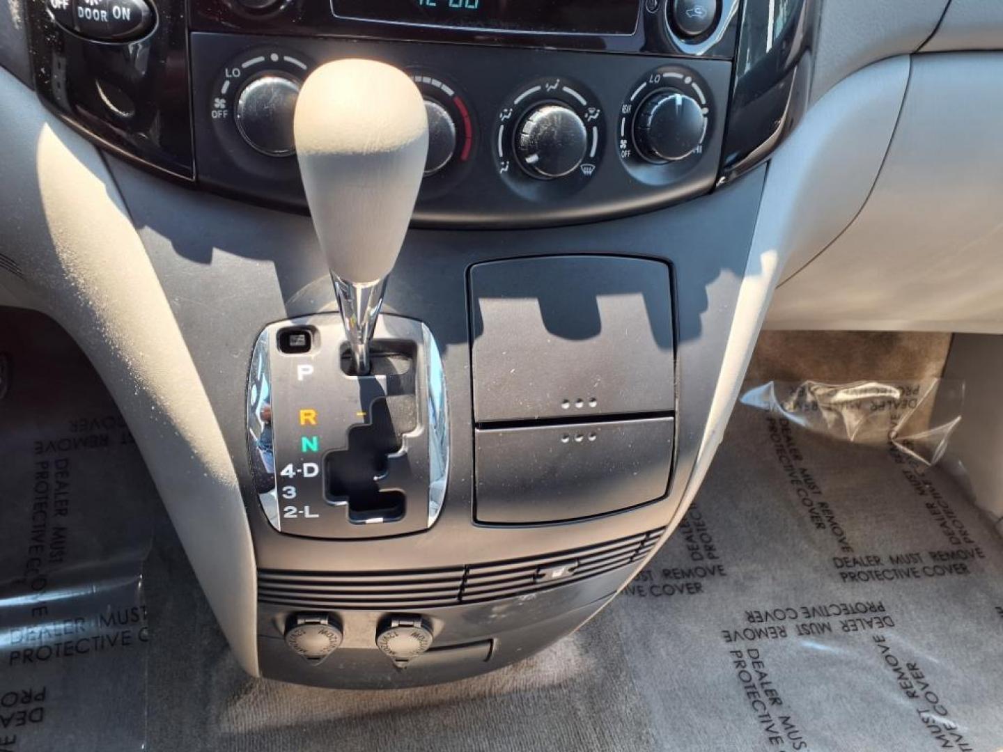 2005 Silver Shadow Pearl Toyota Sienna LE 7 Passenger (5TDZA23CX5S) with an 3.3L 3.3L V6 230hp 242ft. lbs. Fuel Injected engine, 5-Speed Automatic transmission, located at 50 Eastern Blvd., Essex, MD, 21221, (410) 686-3444, 39.304367, -76.484947 - Photo#18