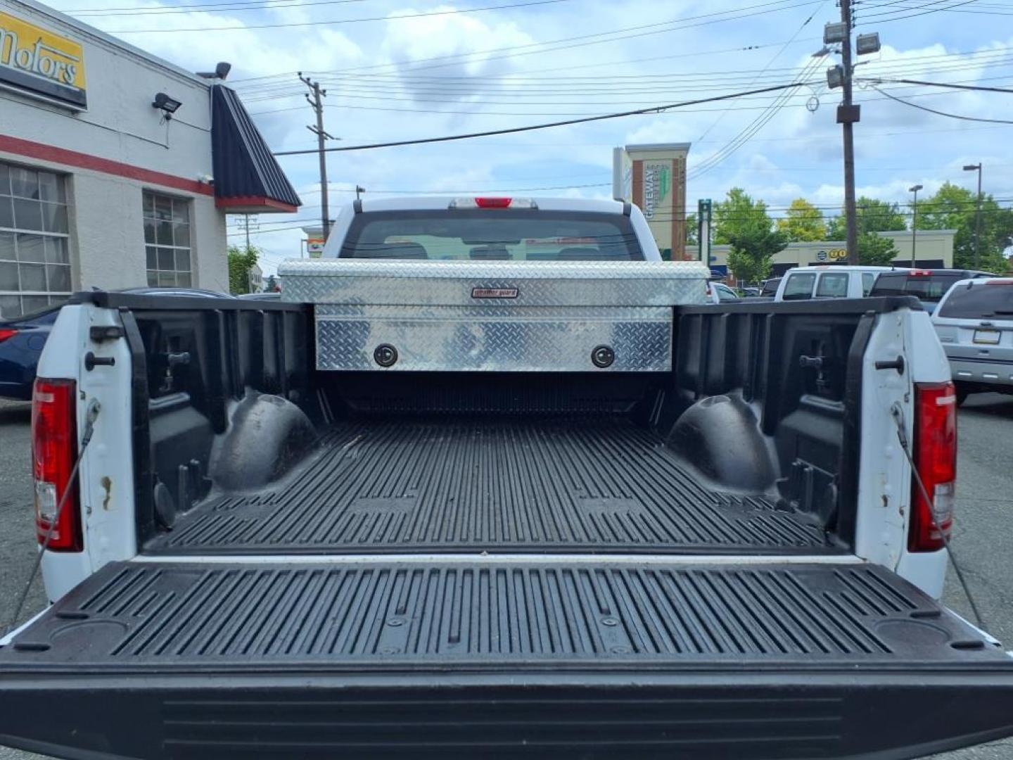 2015 Oxford White Ford F-150 XL (1FTMF1C88FK) with an 3.5L 3.5L Flex Fuel V6 282hp 253ft. lbs. Sequential-Port F.I. engine, 6-Speed Shiftable Automatic transmission, located at 50 Eastern Blvd., Essex, MD, 21221, (410) 686-3444, 39.304367, -76.484947 - Photo#4