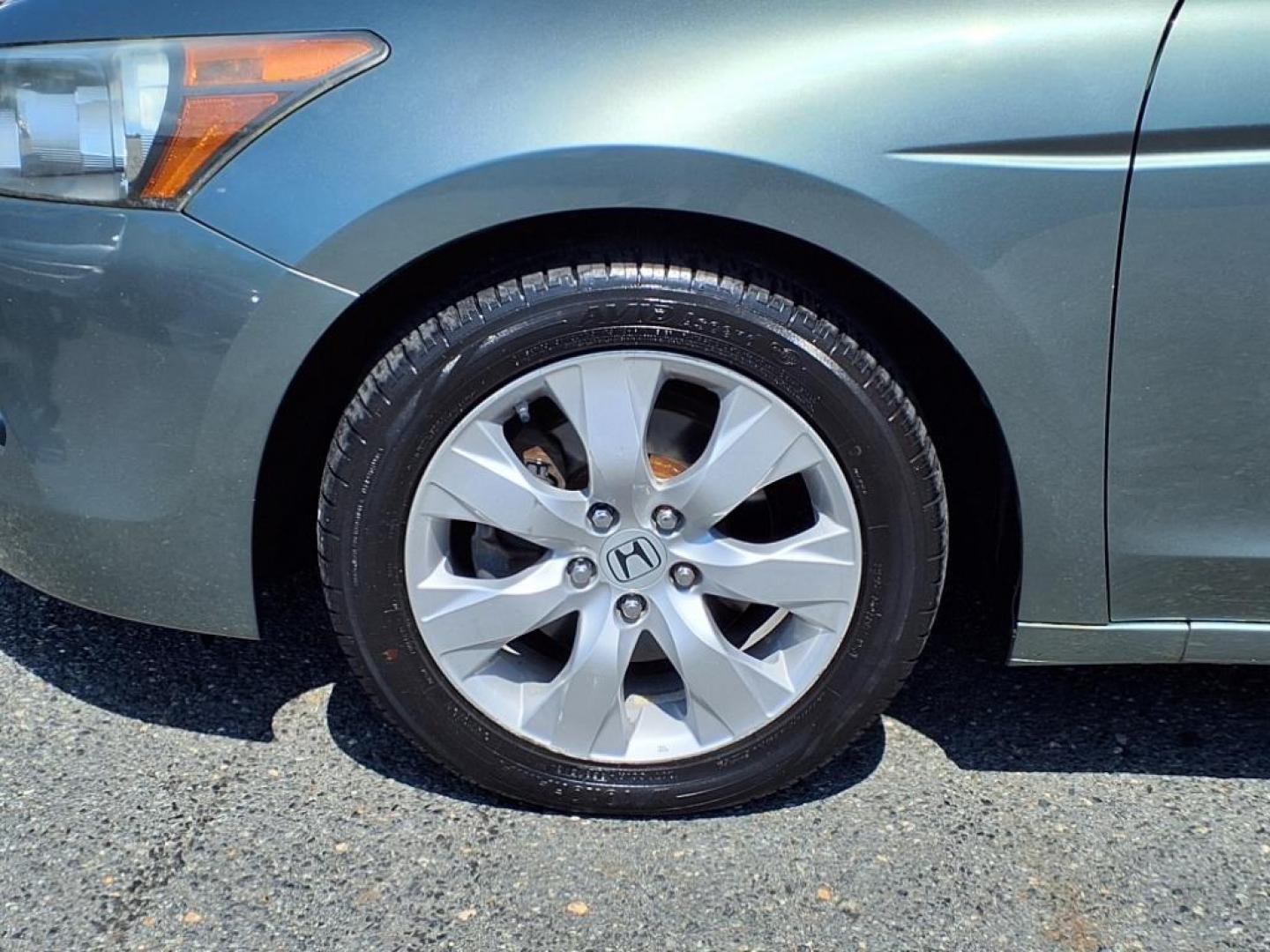 2009 Mystic Green Metallic Honda Accord EX-L V6 w/Navi (1HGCP368X9A) with an 3.5L 3.5L V6 271hp 254ft. lbs. Sequential-Port F.I. engine, 5-Speed Automatic transmission, located at 50 Eastern Blvd., Essex, MD, 21221, (410) 686-3444, 39.304367, -76.484947 - Photo#7