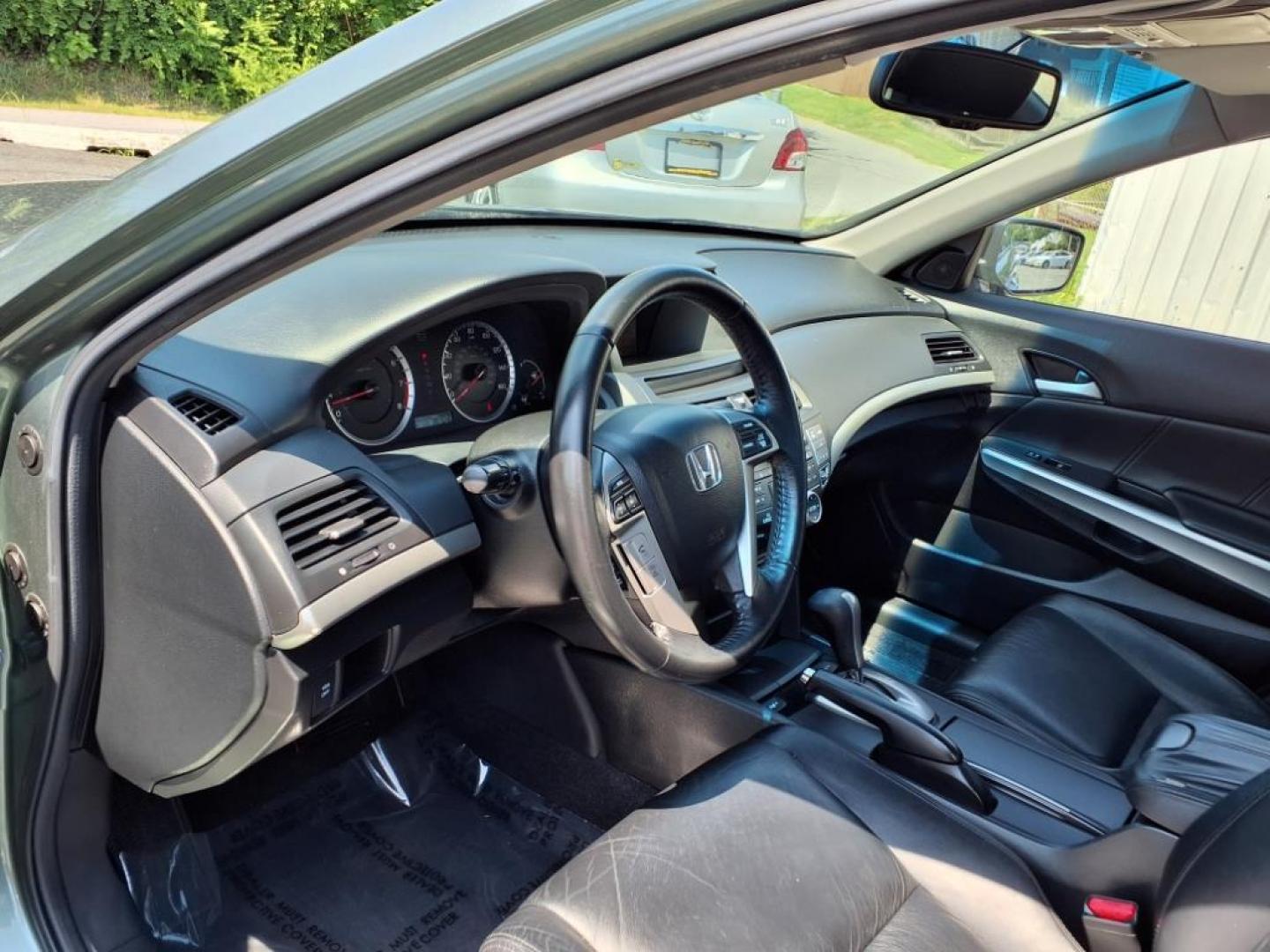 2009 Mystic Green Metallic Honda Accord EX-L V6 w/Navi (1HGCP368X9A) with an 3.5L 3.5L V6 271hp 254ft. lbs. Sequential-Port F.I. engine, 5-Speed Automatic transmission, located at 50 Eastern Blvd., Essex, MD, 21221, (410) 686-3444, 39.304367, -76.484947 - Photo#9