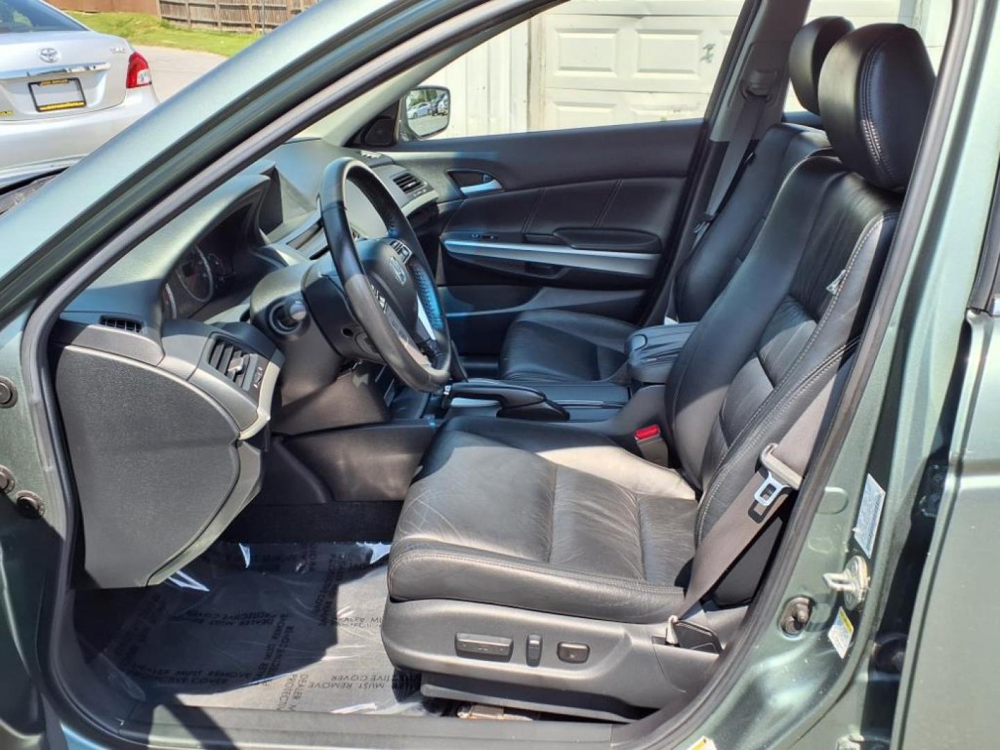 2009 Mystic Green Metallic Honda Accord EX-L V6 w/Navi (1HGCP368X9A) with an 3.5L 3.5L V6 271hp 254ft. lbs. Sequential-Port F.I. engine, 5-Speed Automatic transmission, located at 50 Eastern Blvd., Essex, MD, 21221, (410) 686-3444, 39.304367, -76.484947 - Photo#10