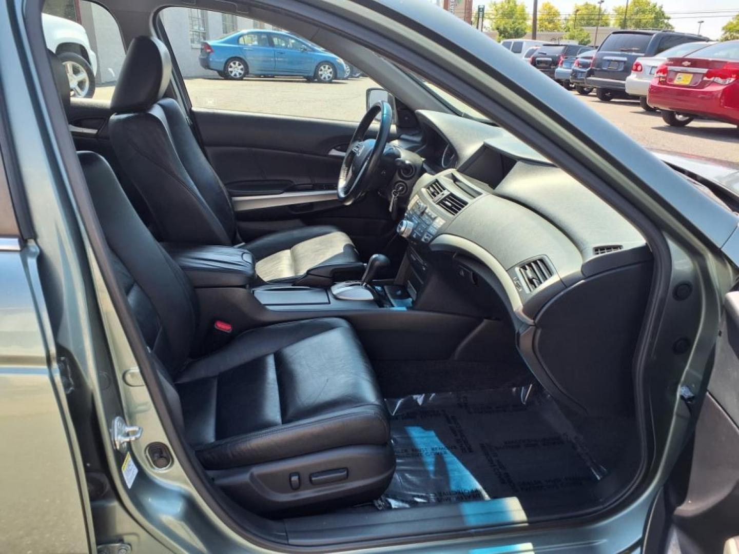 2009 Mystic Green Metallic Honda Accord EX-L V6 w/Navi (1HGCP368X9A) with an 3.5L 3.5L V6 271hp 254ft. lbs. Sequential-Port F.I. engine, 5-Speed Automatic transmission, located at 50 Eastern Blvd., Essex, MD, 21221, (410) 686-3444, 39.304367, -76.484947 - Photo#16