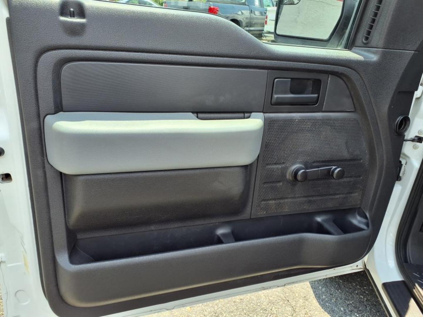 2011 Oxford White Ford F-150 XL (1FTEX1CMXBF) with an 3.7L 3.7L Flex Fuel V6 302hp 278ft. lbs. Sequential-Port F.I. engine, 6-Speed Automatic transmission, located at 50 Eastern Blvd., Essex, MD, 21221, (410) 686-3444, 39.304367, -76.484947 - Photo#8