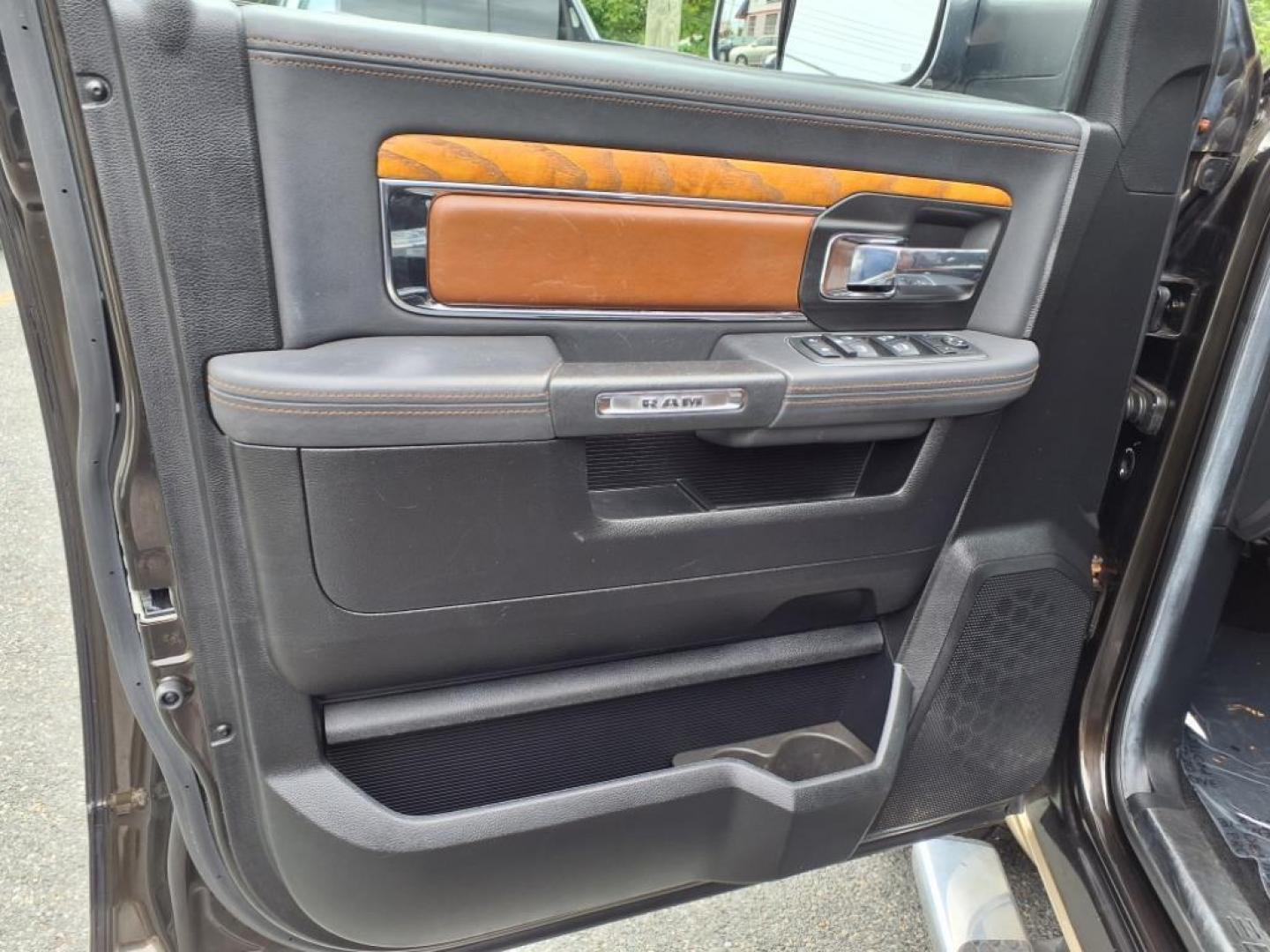 2013 Mineral Gray Metallic Clear Coat RAM 1500 Laramie Longhorn (1C6RR7WT7DS) with an 5.7L HEMI 5.7L V8 395hp 407ft. lbs. Sequential-Port F.I. engine, Automatic transmission, located at 50 Eastern Blvd., Essex, MD, 21221, (410) 686-3444, 39.304367, -76.484947 - Photo#8