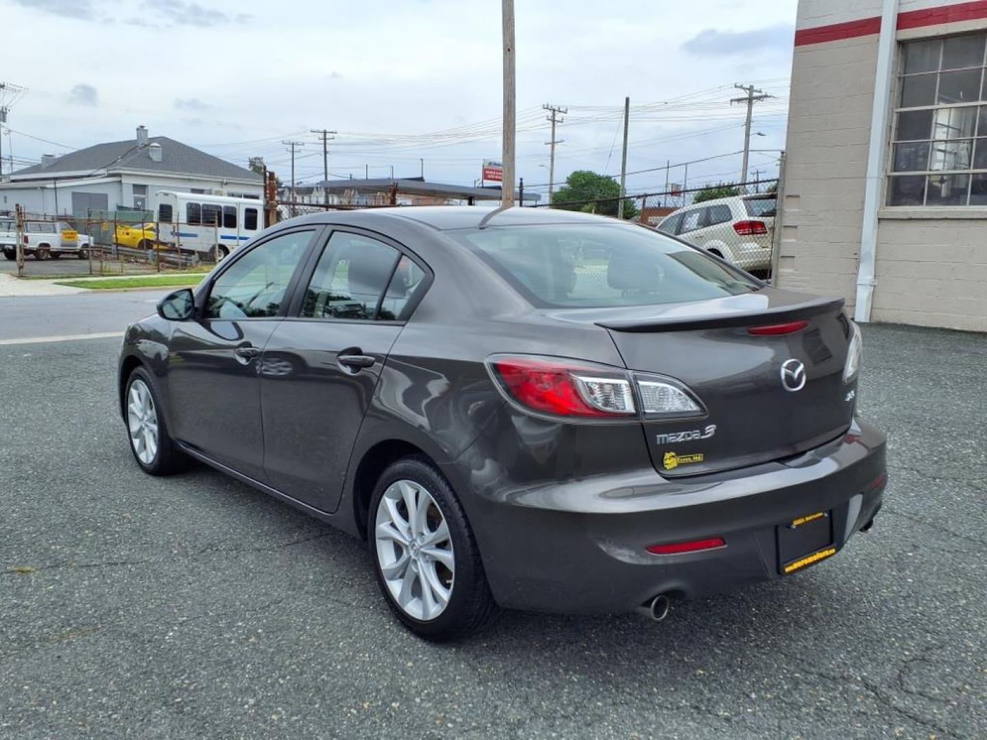 2011 Gray Mazda Mazda3 s Sport (JM1BL1U66B1) with an 2.5L 2.5L I4 165hp 167ft. lbs. PZEV Sequential-Port F.I. engine, 5-Speed Automatic with Sportshift Manual 5A transmission, located at 50 Eastern Blvd., Essex, MD, 21221, (410) 686-3444, 39.304367, -76.484947 - Photo#2