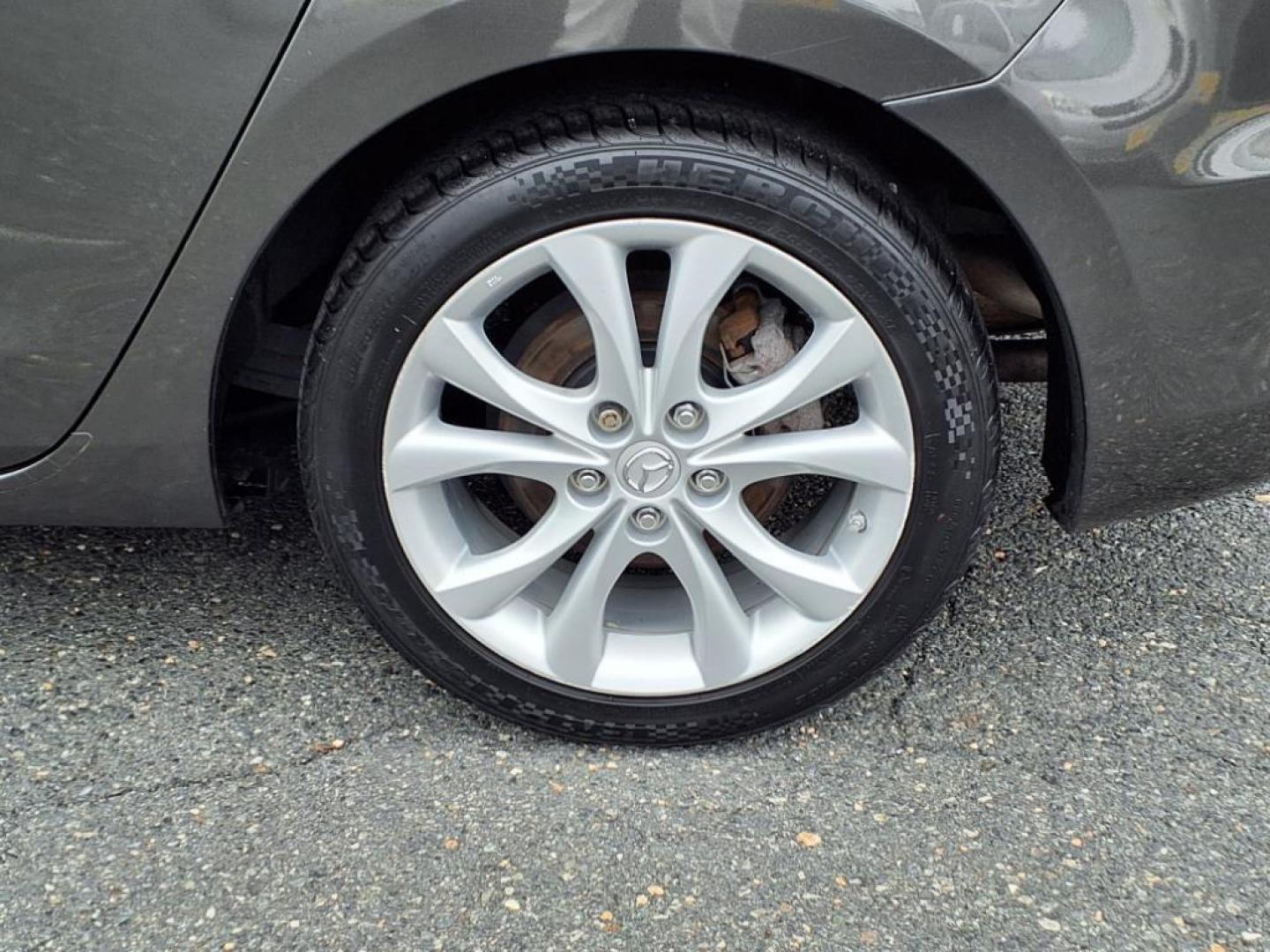 2011 Gray Mazda Mazda3 s Sport (JM1BL1U66B1) with an 2.5L 2.5L I4 165hp 167ft. lbs. PZEV Sequential-Port F.I. engine, 5-Speed Automatic with Sportshift Manual 5A transmission, located at 50 Eastern Blvd., Essex, MD, 21221, (410) 686-3444, 39.304367, -76.484947 - Photo#8