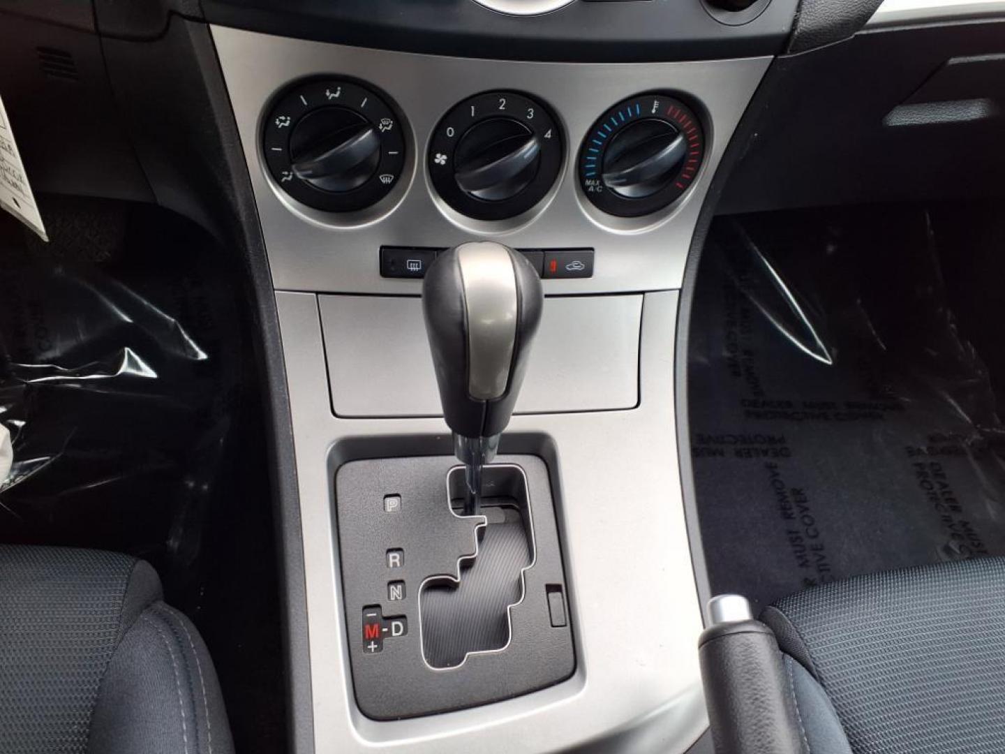 2011 Gray Mazda Mazda3 s Sport (JM1BL1U66B1) with an 2.5L 2.5L I4 165hp 167ft. lbs. PZEV Sequential-Port F.I. engine, 5-Speed Automatic with Sportshift Manual 5A transmission, located at 50 Eastern Blvd., Essex, MD, 21221, (410) 686-3444, 39.304367, -76.484947 - Photo#17