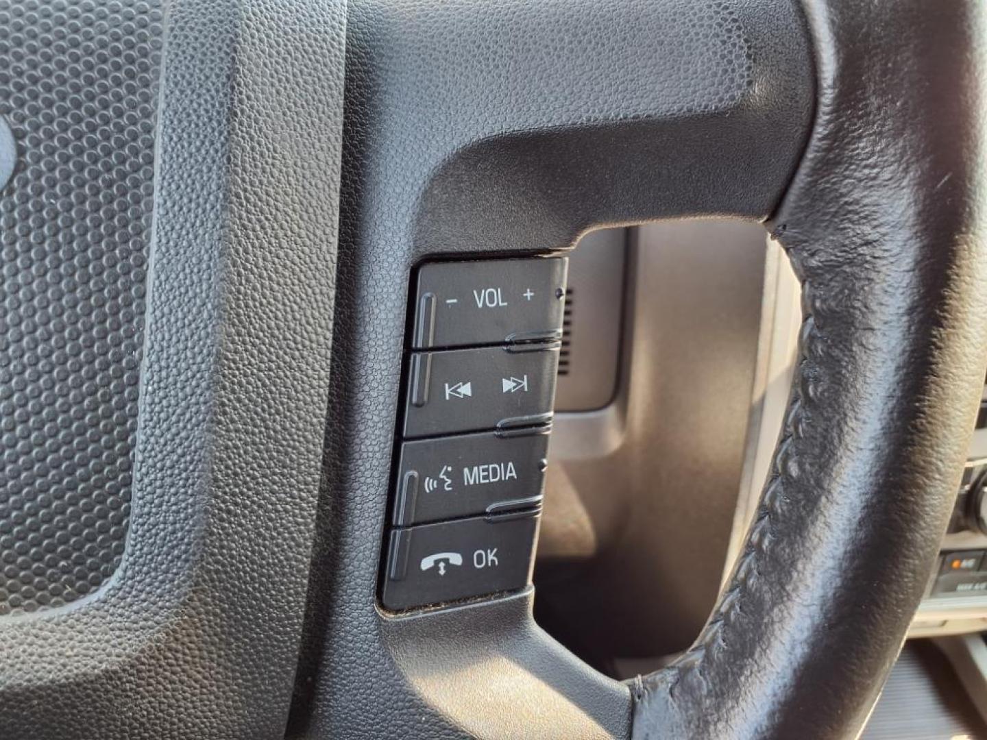 2009 Sterling Gray Clearcoat Metallic Ford Escape XLT (1FMCU03749K) with an 2.5L Duratec 2.5L I4 171hp 171ft. lbs. Sequential-Port F.I. engine, 6-Speed Automatic transmission, located at 50 Eastern Blvd., Essex, MD, 21221, (410) 686-3444, 39.304367, -76.484947 - Photo#22