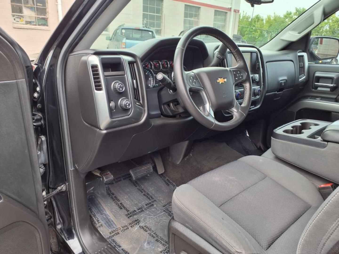 2015 Black Chevrolet Silverado 1500 LT (1GCVKREH6FZ) with an 4.3L EcoTec3 4.3L Flex Fuel V6 285hp 305ft. lbs. Fuel Injected engine, 6-Speed Shiftable Automatic w/Overdrive transmission, located at 50 Eastern Blvd., Essex, MD, 21221, (410) 686-3444, 39.304367, -76.484947 - Photo#11
