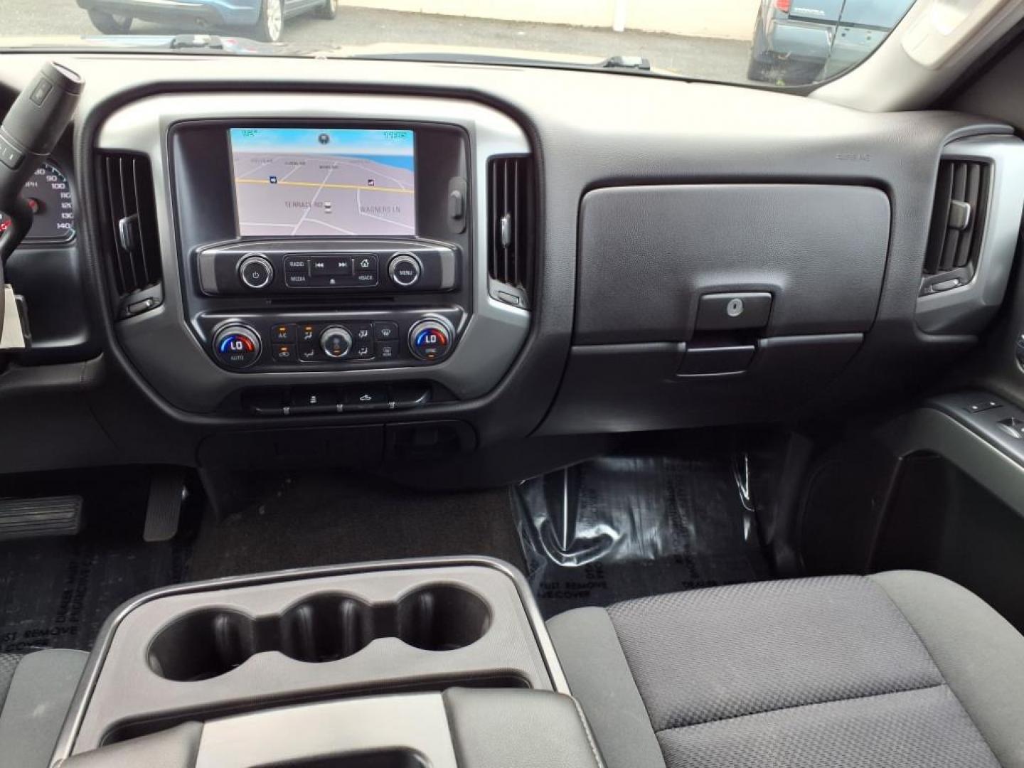 2015 Black Chevrolet Silverado 1500 LT (1GCVKREH6FZ) with an 4.3L EcoTec3 4.3L Flex Fuel V6 285hp 305ft. lbs. Fuel Injected engine, 6-Speed Shiftable Automatic w/Overdrive transmission, located at 50 Eastern Blvd., Essex, MD, 21221, (410) 686-3444, 39.304367, -76.484947 - Photo#16