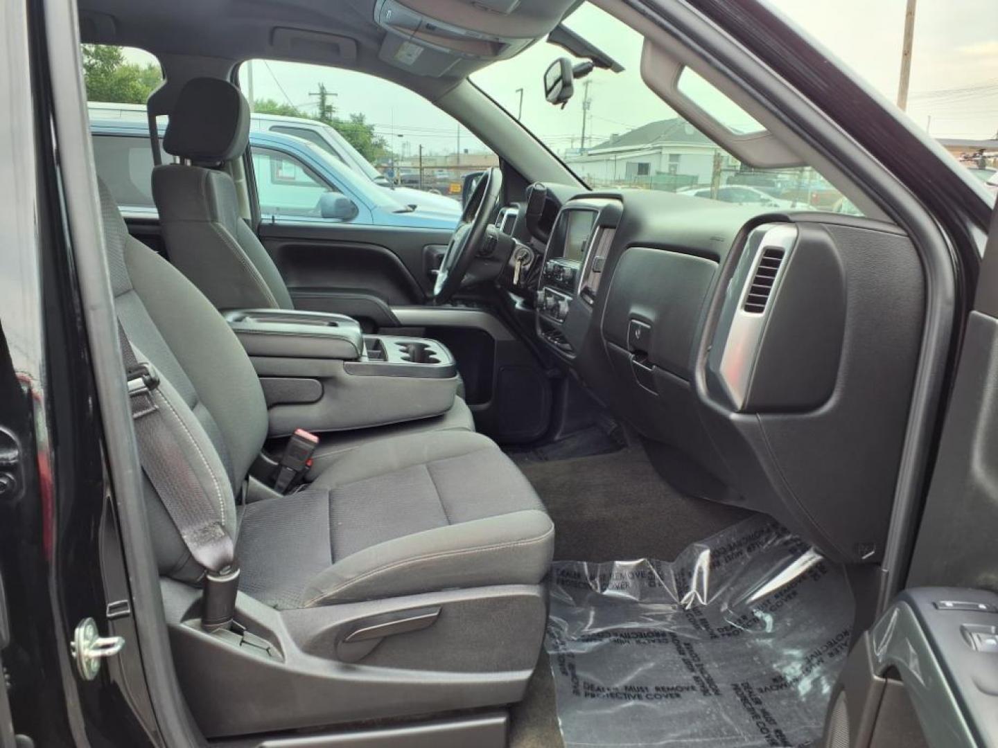 2015 Black Chevrolet Silverado 1500 LT (1GCVKREH6FZ) with an 4.3L EcoTec3 4.3L Flex Fuel V6 285hp 305ft. lbs. Fuel Injected engine, 6-Speed Shiftable Automatic w/Overdrive transmission, located at 50 Eastern Blvd., Essex, MD, 21221, (410) 686-3444, 39.304367, -76.484947 - Photo#17